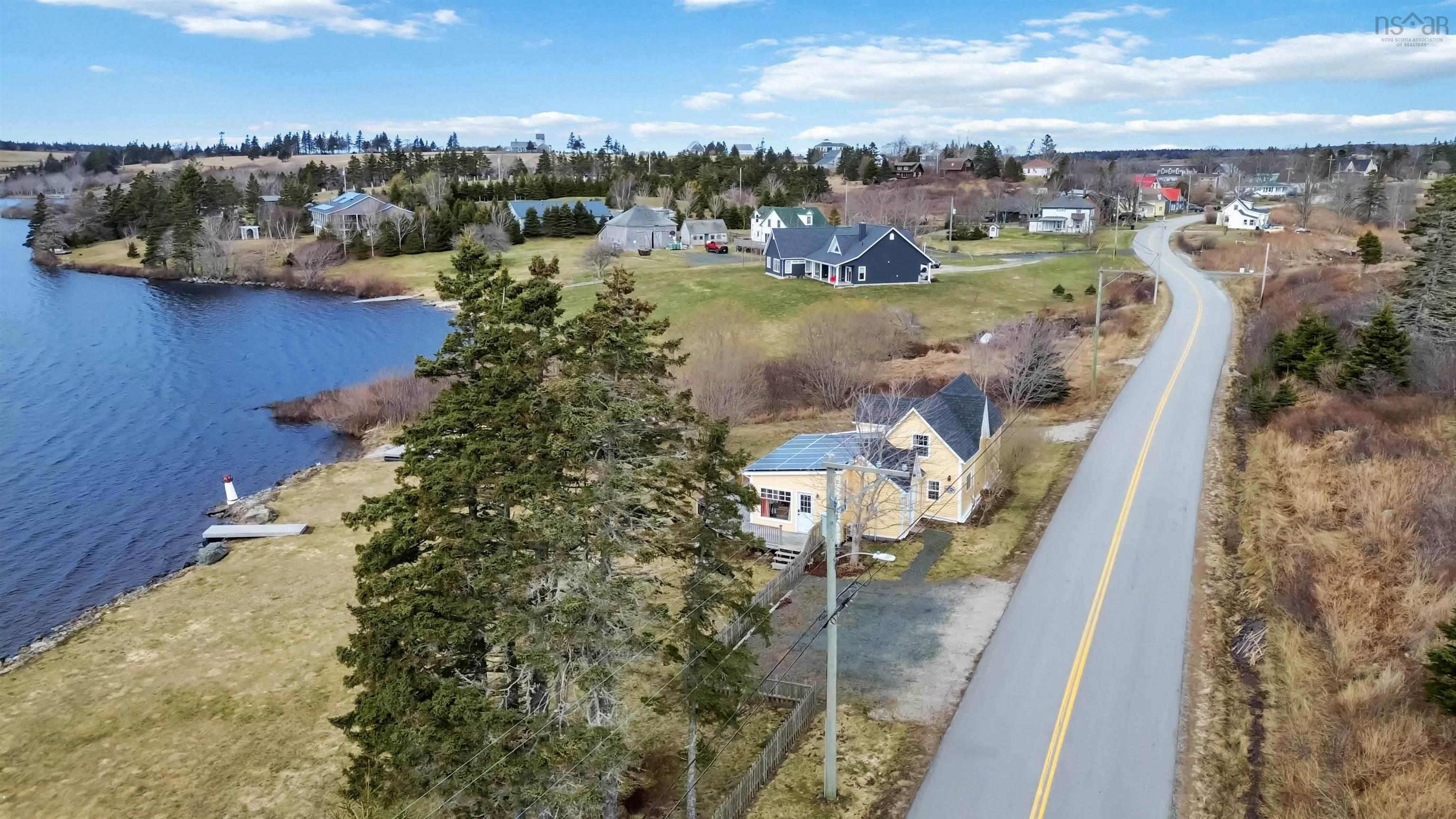 $385,000.00: 92 Lake Darling Road, Darlings Lake