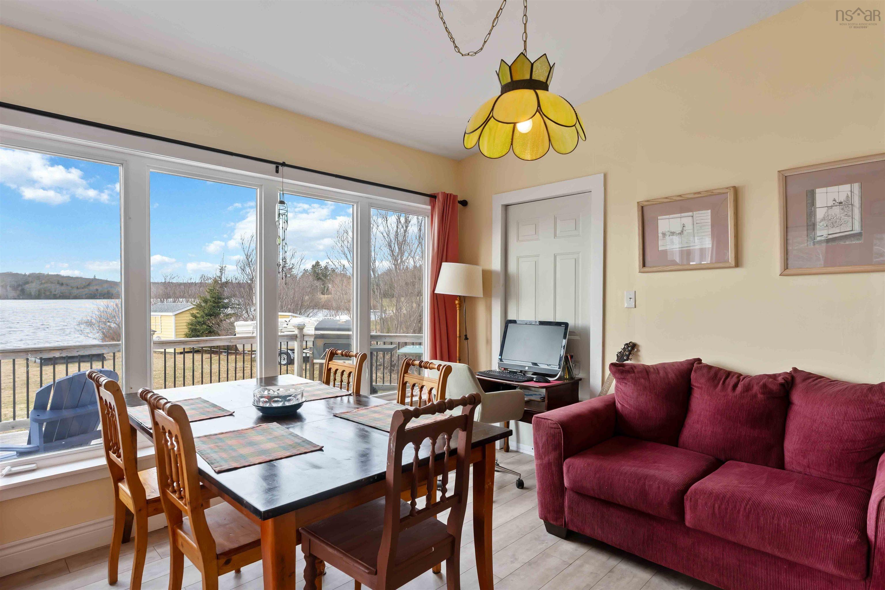 $385,000.00: 92 Lake Darling Road, Darlings Lake