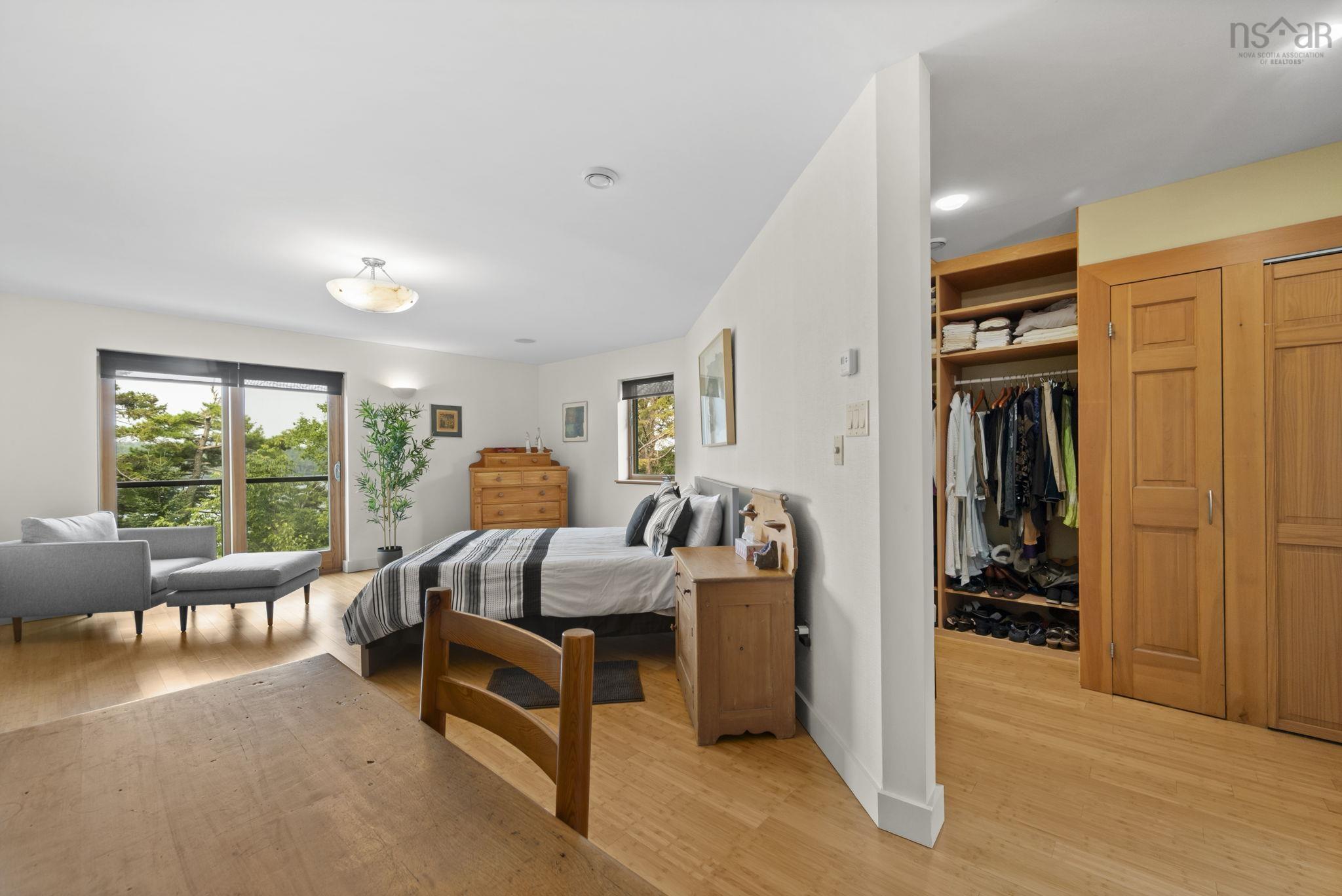 $1,195,000.00: 49 Fairway Grove, Dartmouth