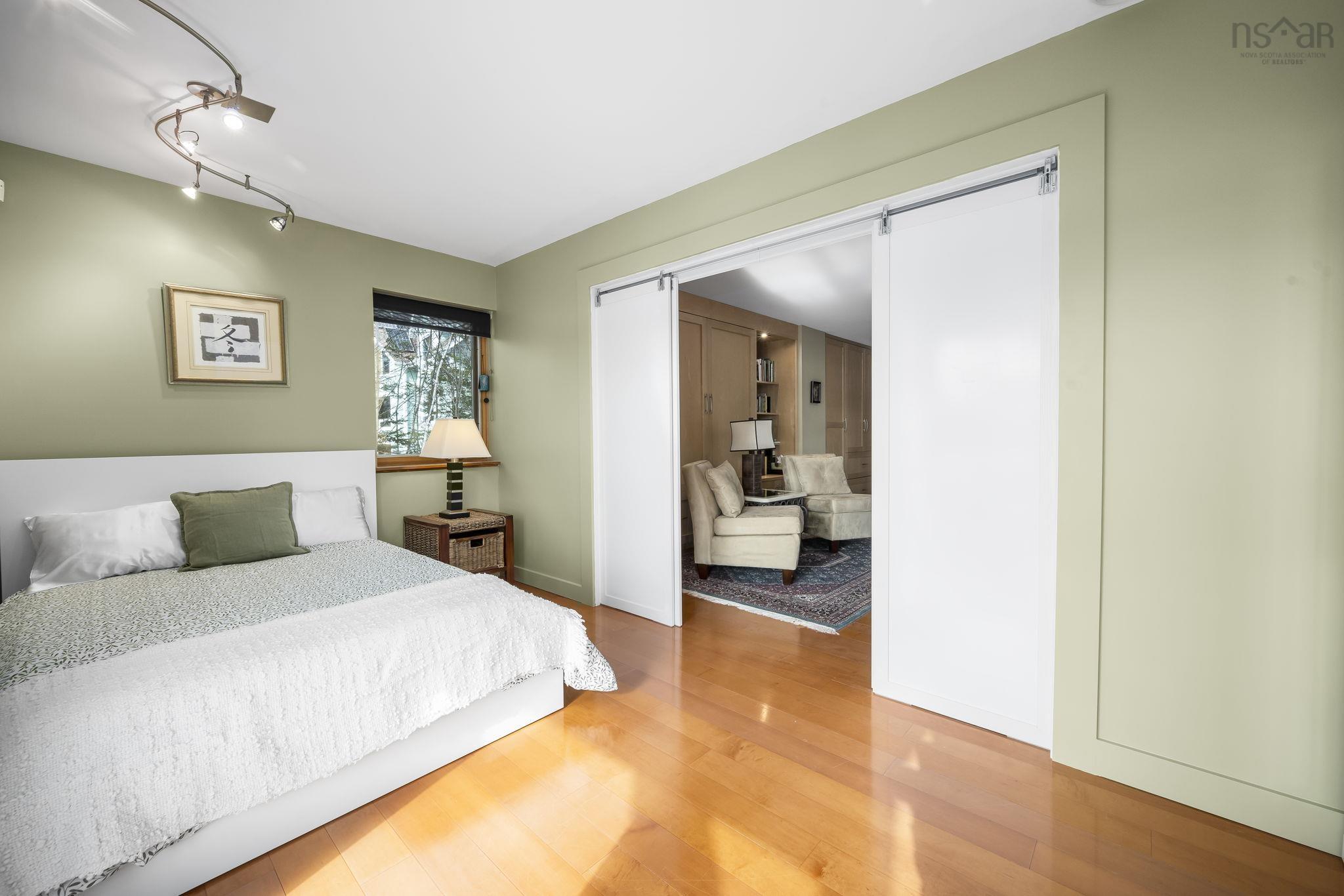 $1,195,000.00: 49 Fairway Grove, Dartmouth