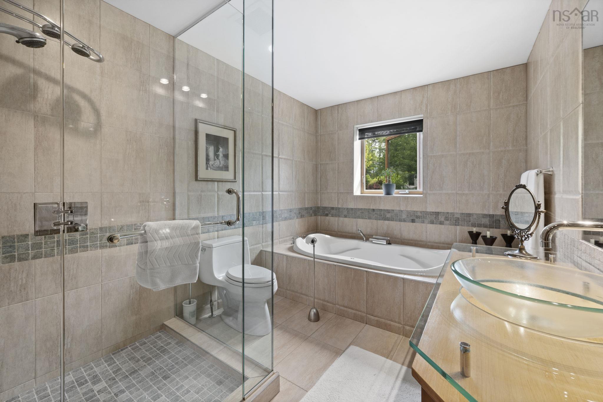 $1,195,000.00: 49 Fairway Grove, Dartmouth