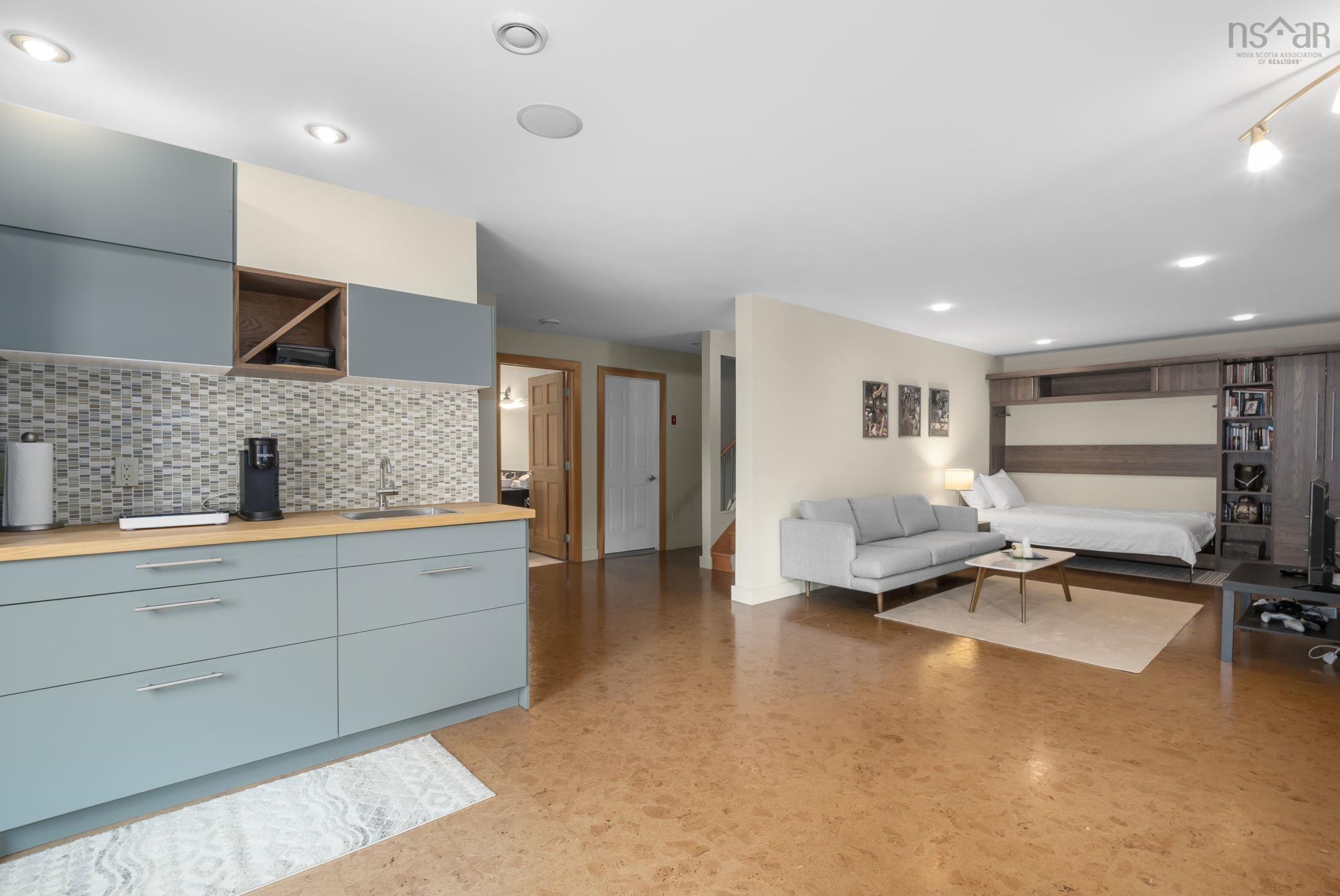 $1,195,000.00: 49 Fairway Grove, Dartmouth