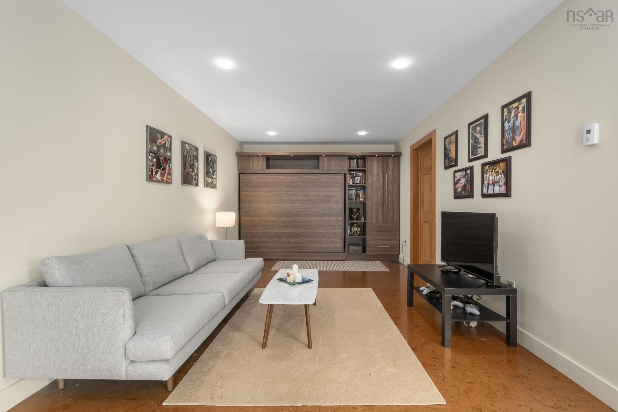 $1,195,000.00: 49 Fairway Grove, Dartmouth