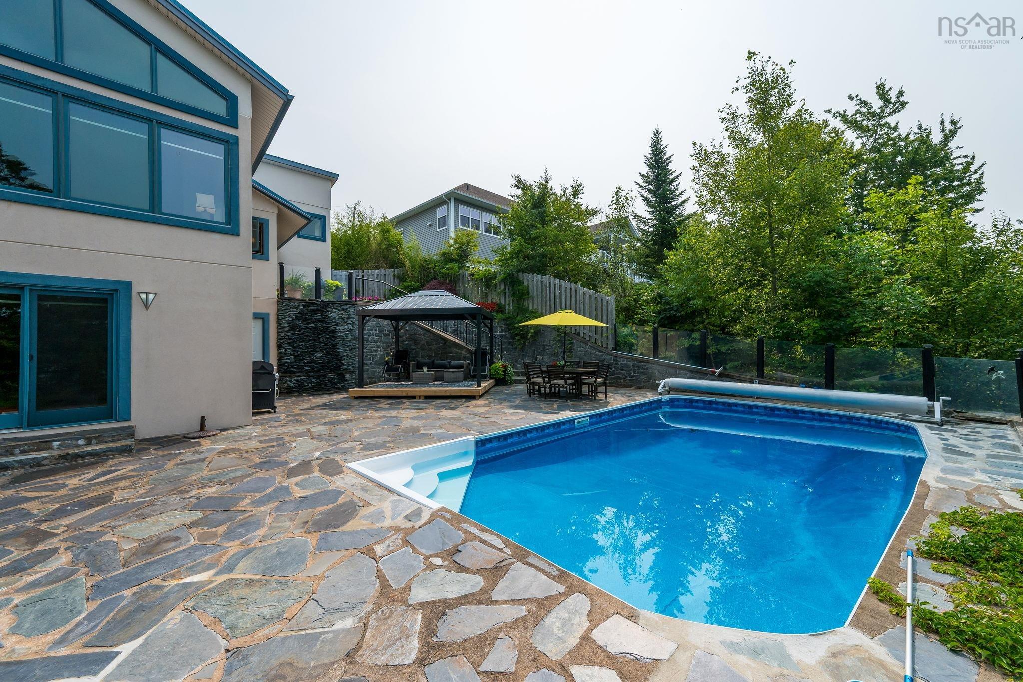 $1,195,000.00: 49 Fairway Grove, Dartmouth