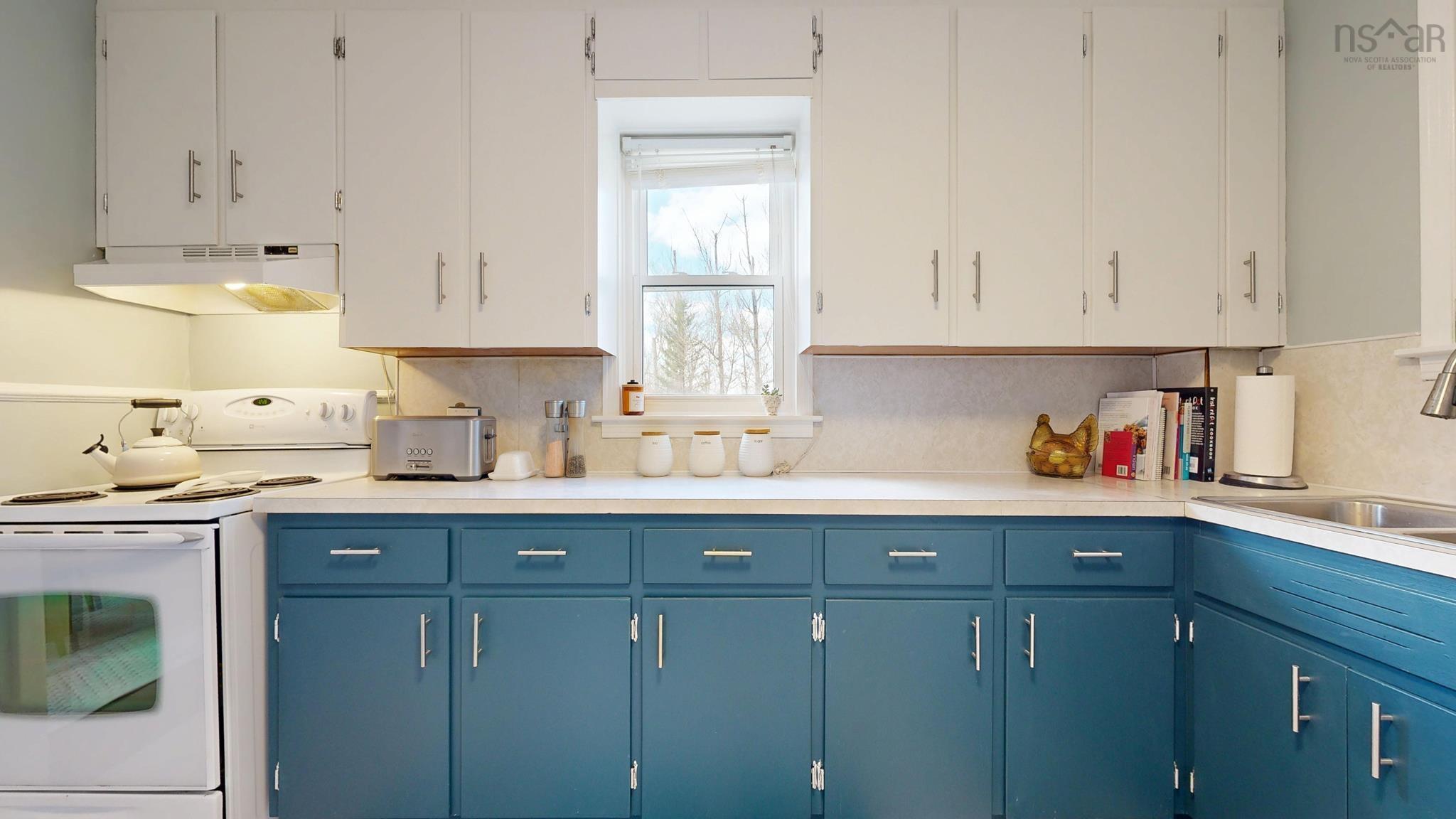 $415,000.00: 7025 12 Highway, North Alton