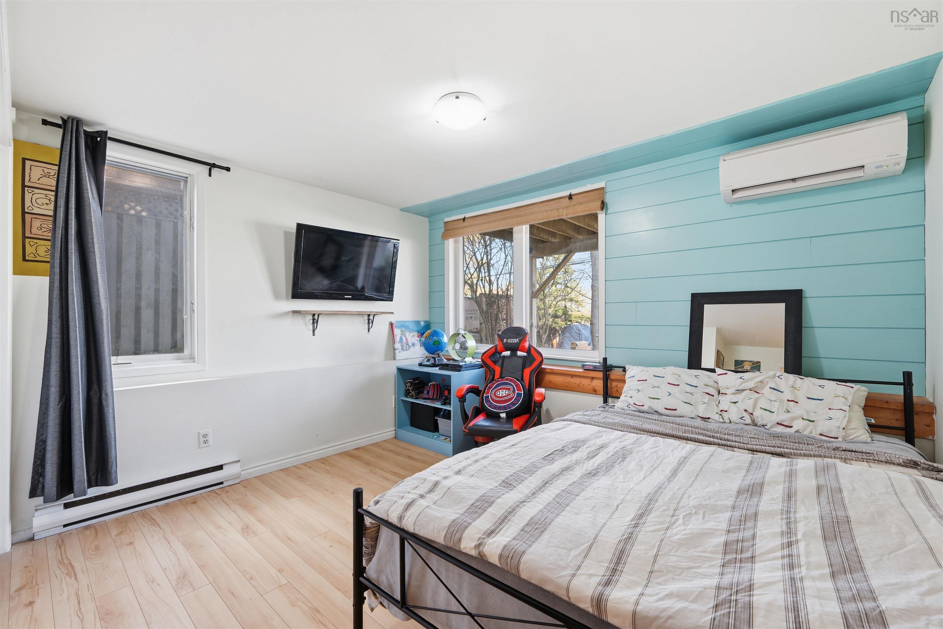 $649,900.00: 450 Shore Drive, Bedford