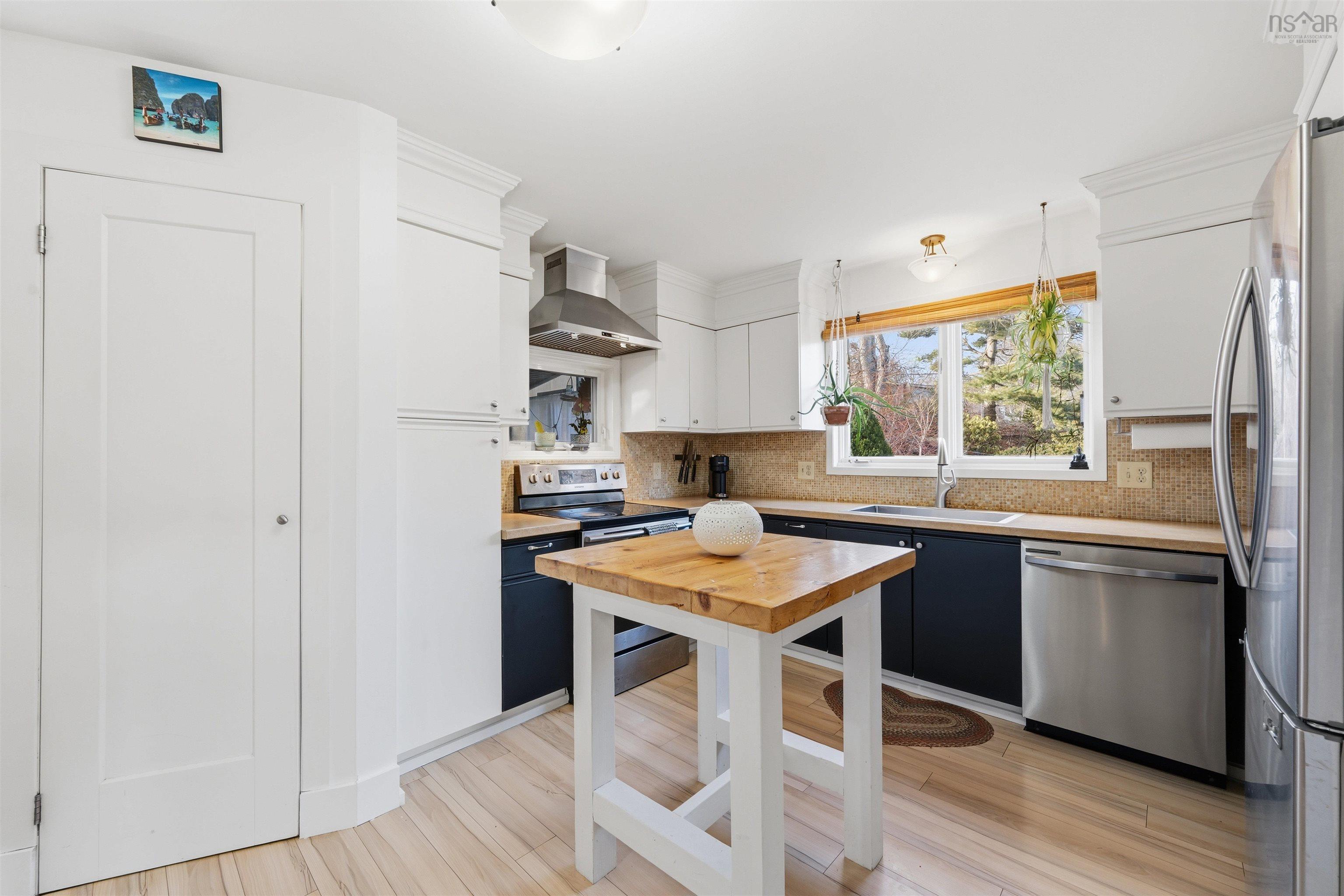 $649,900.00: 450 Shore Drive, Bedford