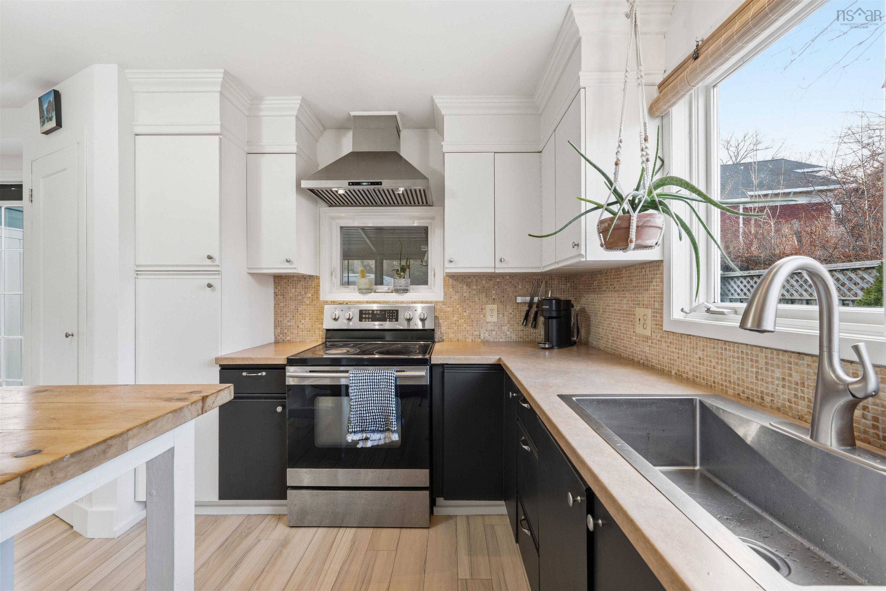 $649,900.00: 450 Shore Drive, Bedford