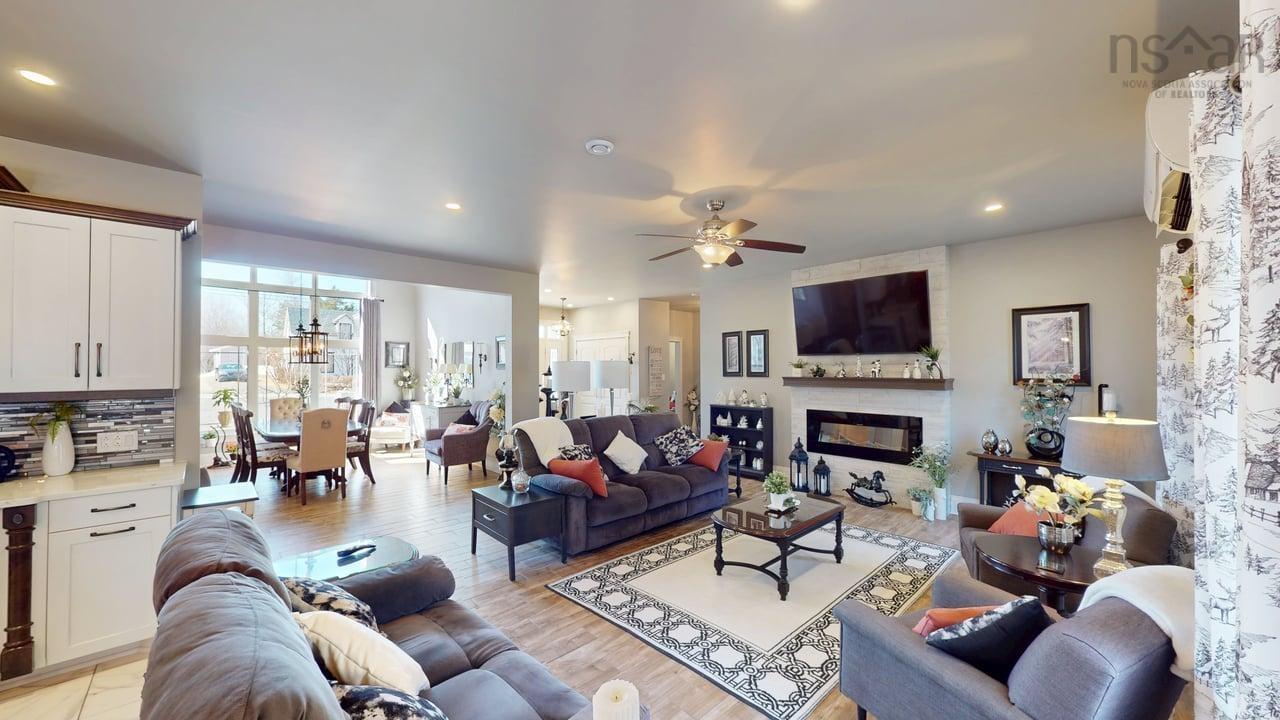 $695,000.00: 1910 West Street, Westville