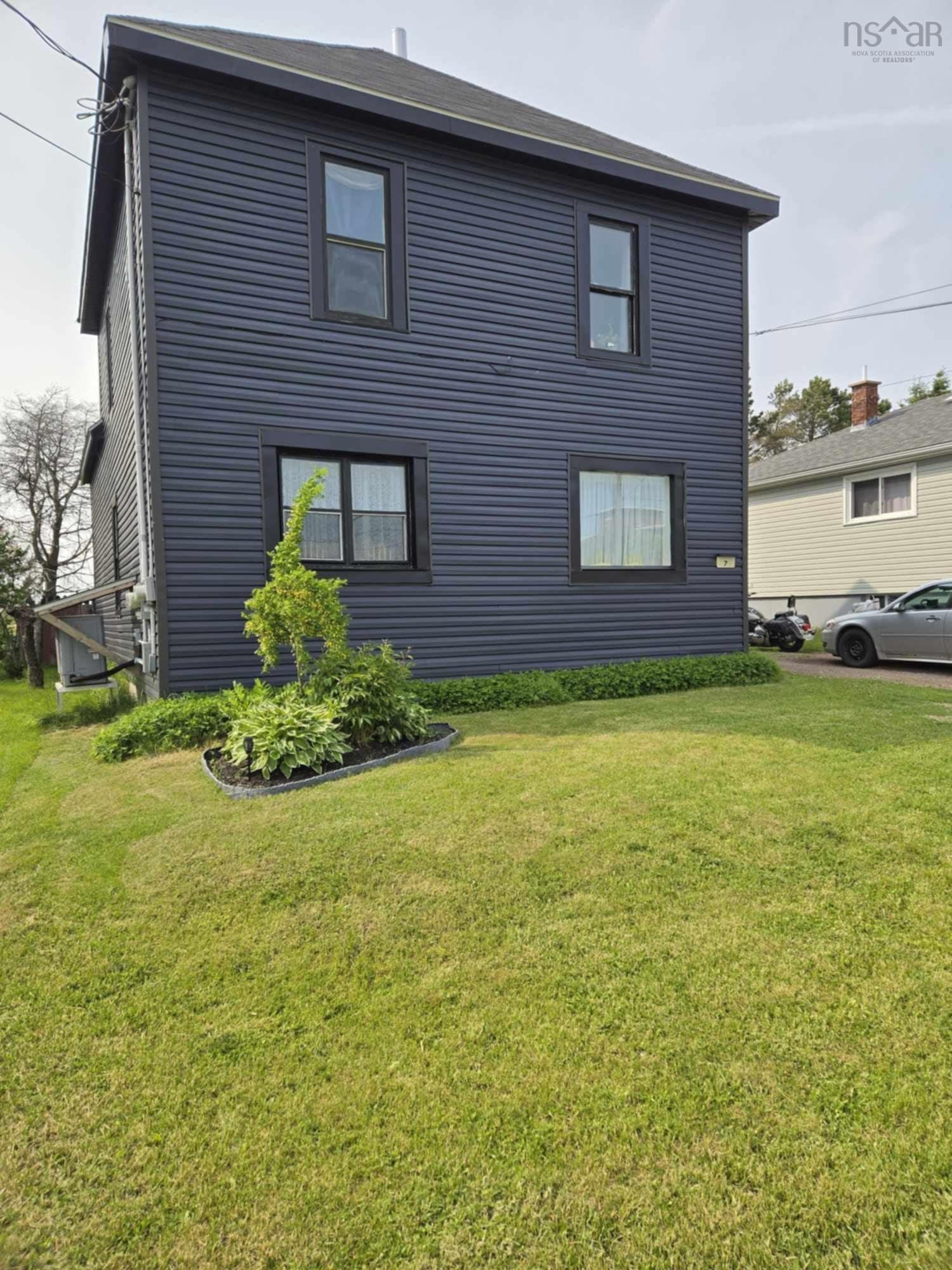 $299,900.00: 7 Foundry Street, Amherst