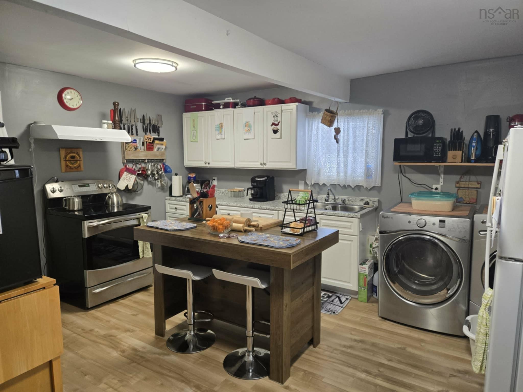 $299,900.00: 7 Foundry Street, Amherst