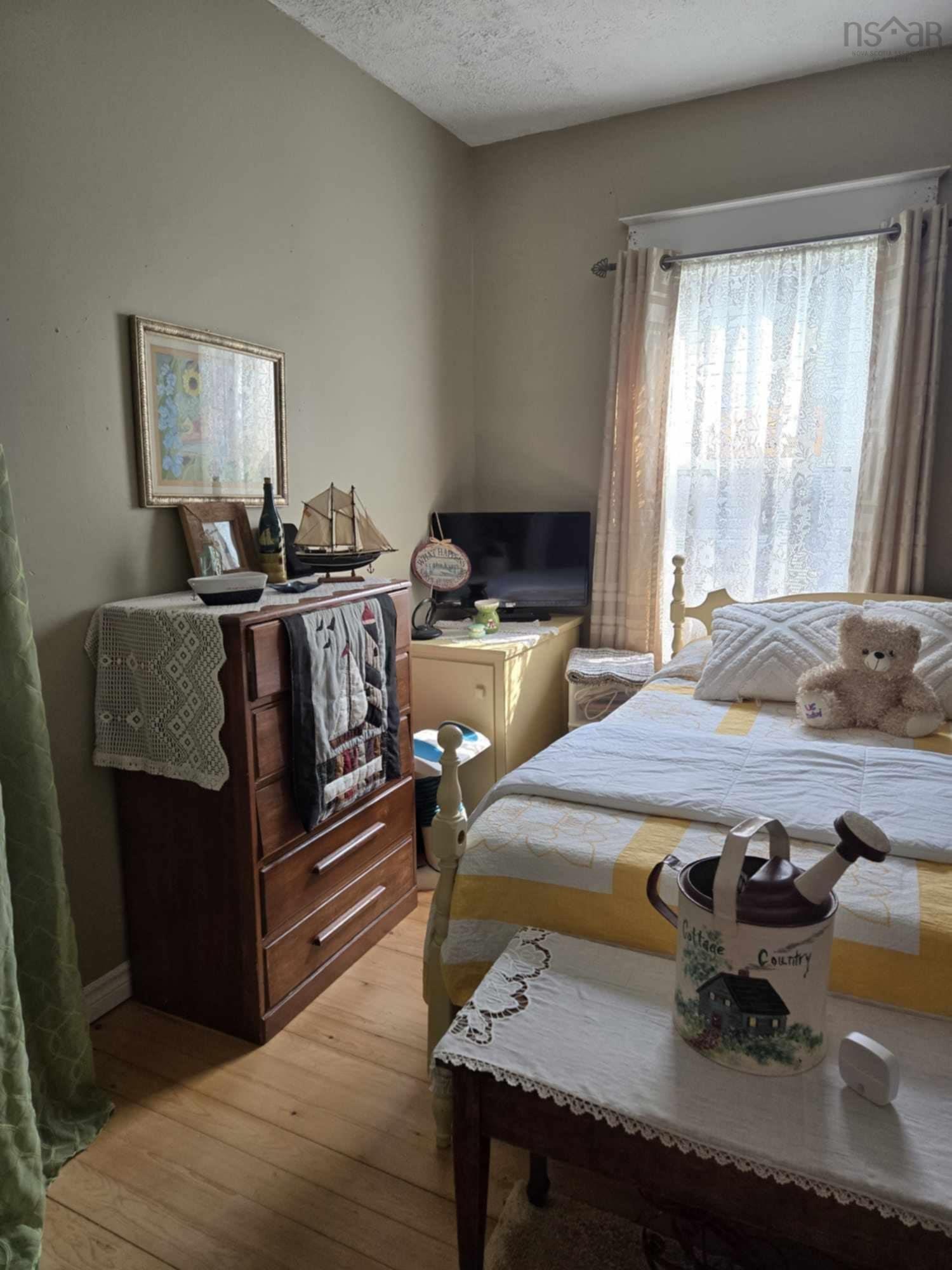 $299,900.00: 7 Foundry Street, Amherst