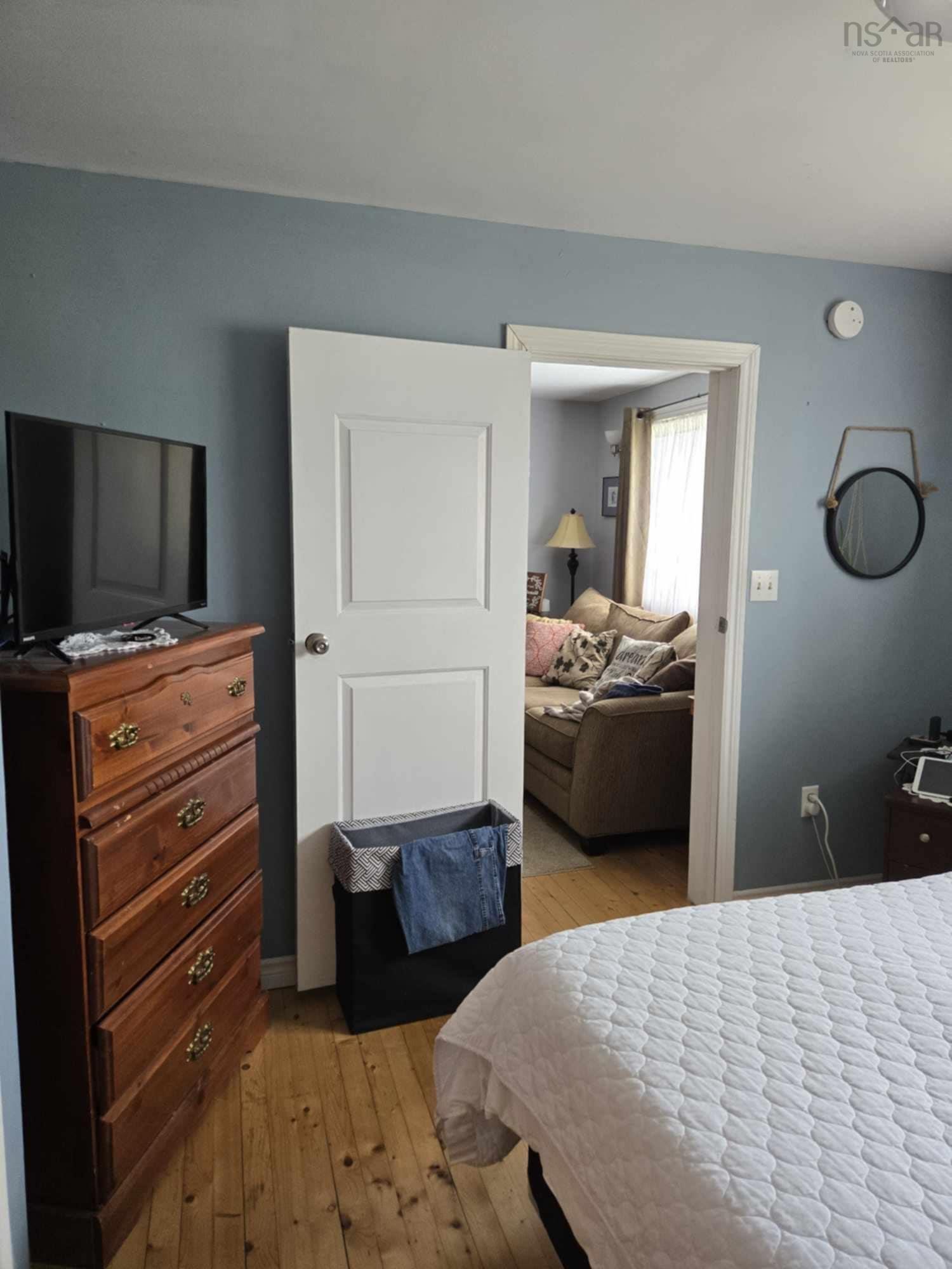 $299,900.00: 7 Foundry Street, Amherst