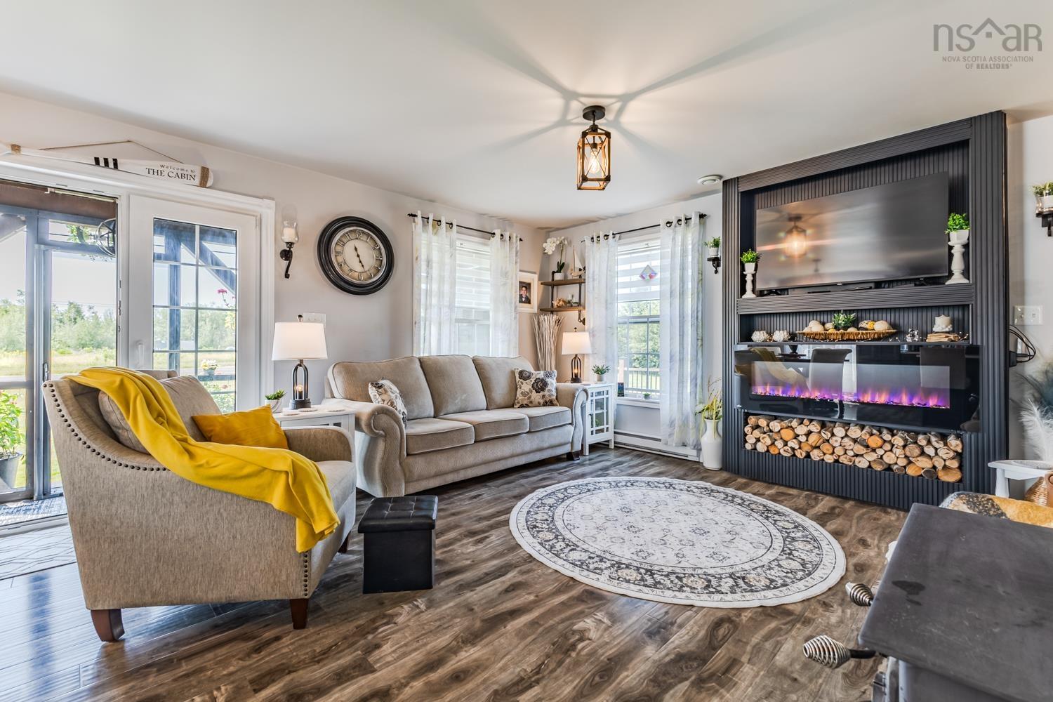 $585,000.00: 1923 Fox Harbour Rd, Fox Harbour