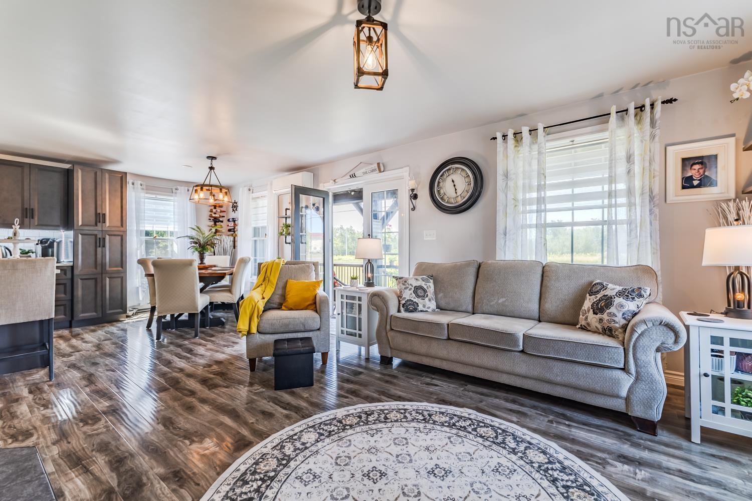 $585,000.00: 1923 Fox Harbour Rd, Fox Harbour