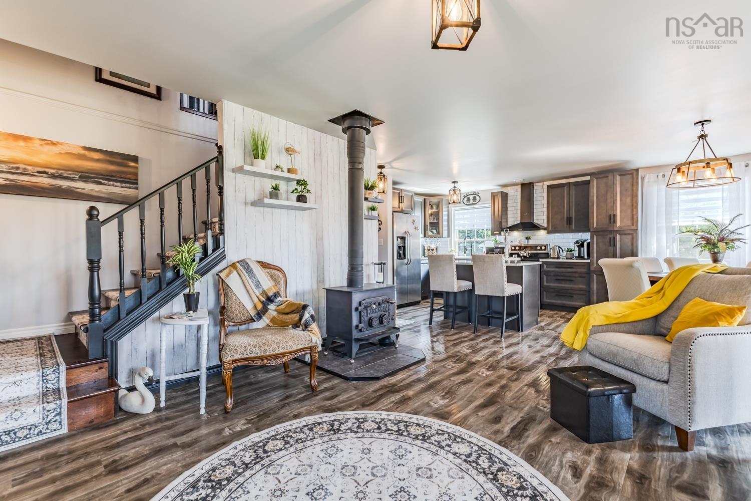 $585,000.00: 1923 Fox Harbour Rd, Fox Harbour