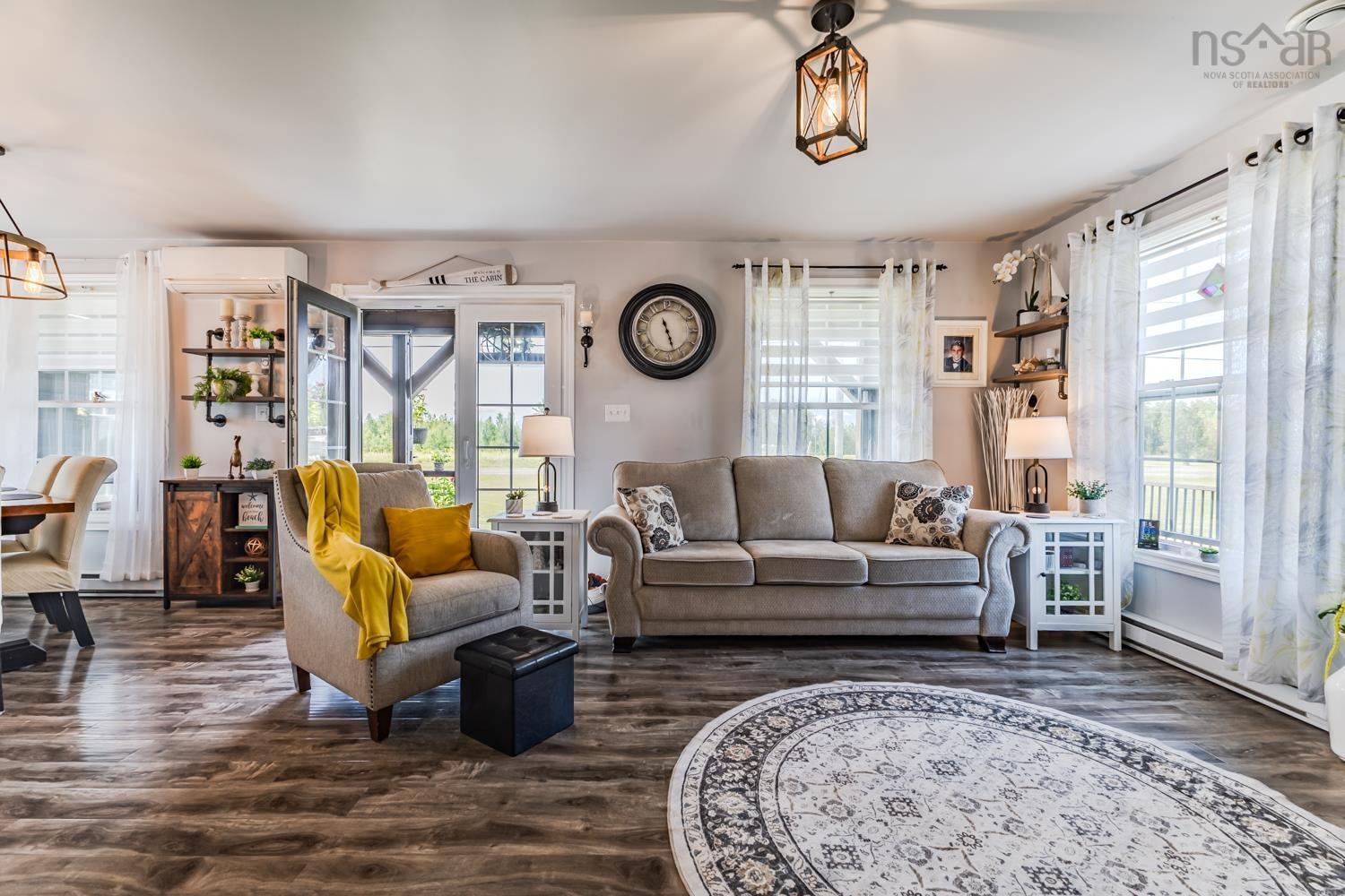 $585,000.00: 1923 Fox Harbour Rd, Fox Harbour