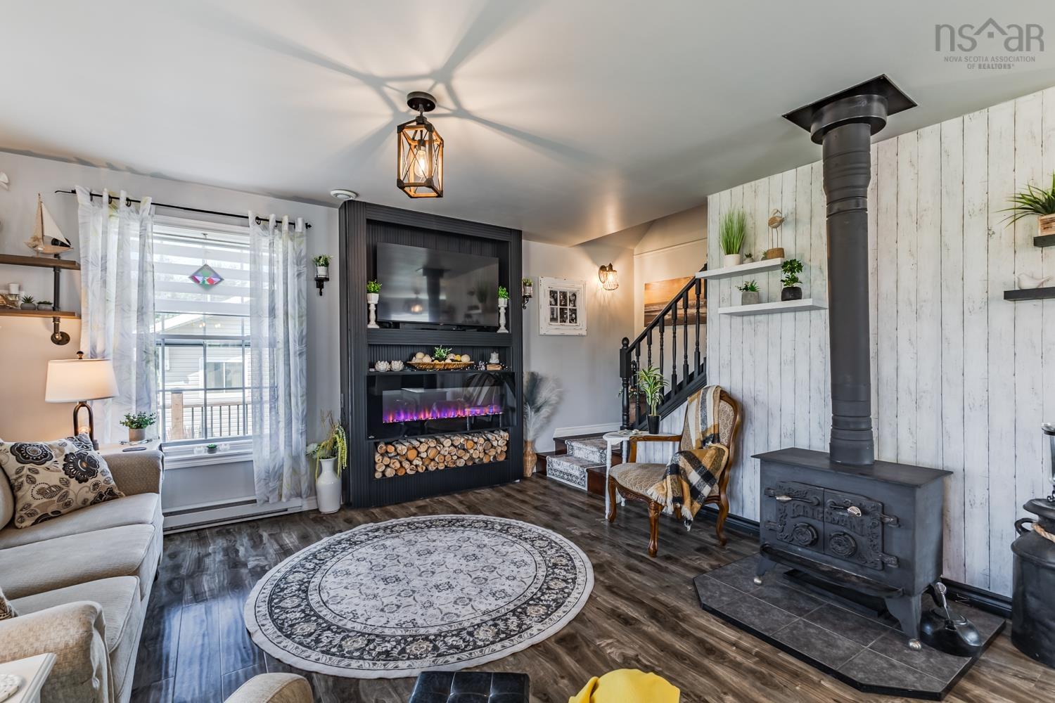 $585,000.00: 1923 Fox Harbour Rd, Fox Harbour