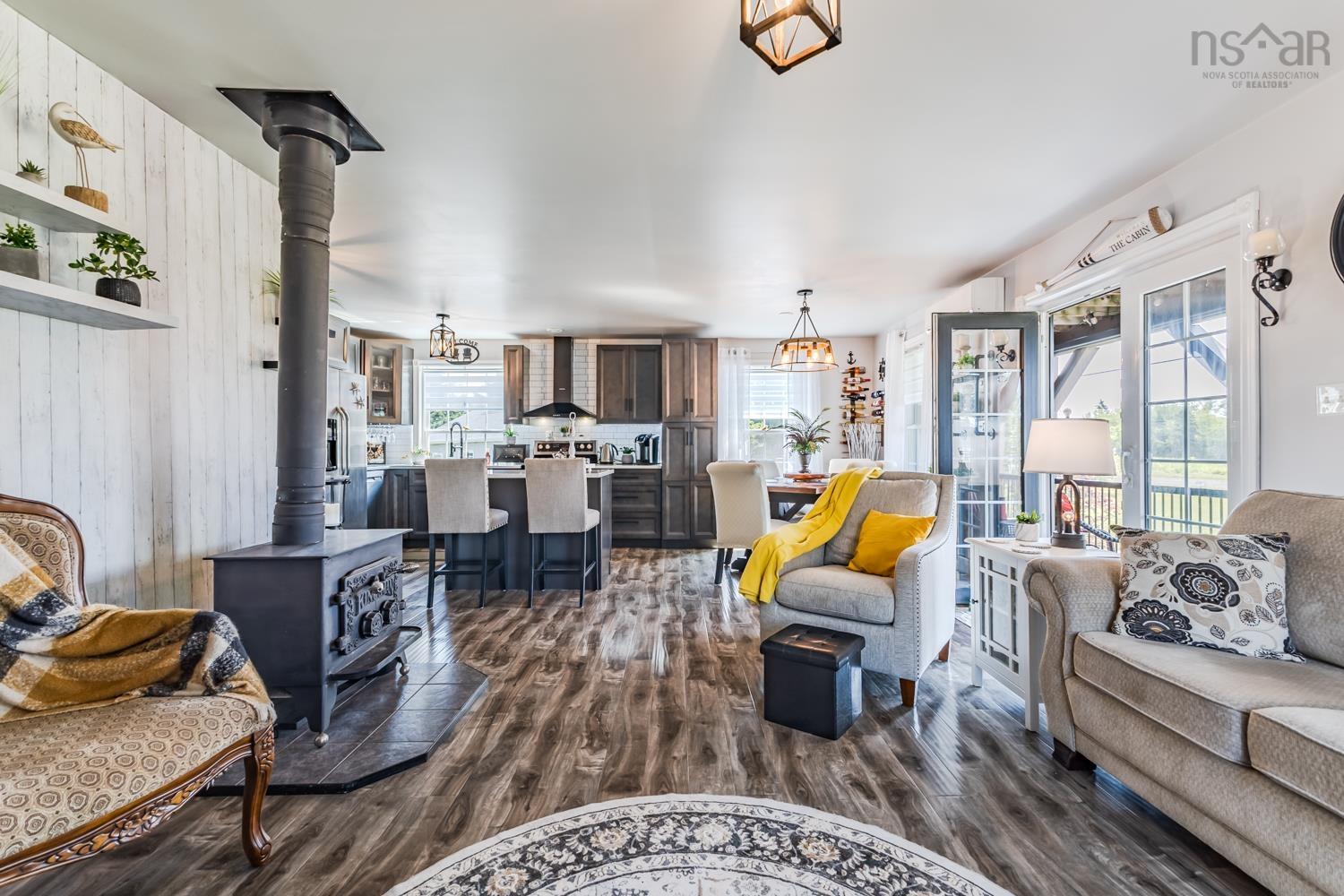 $585,000.00: 1923 Fox Harbour Rd, Fox Harbour