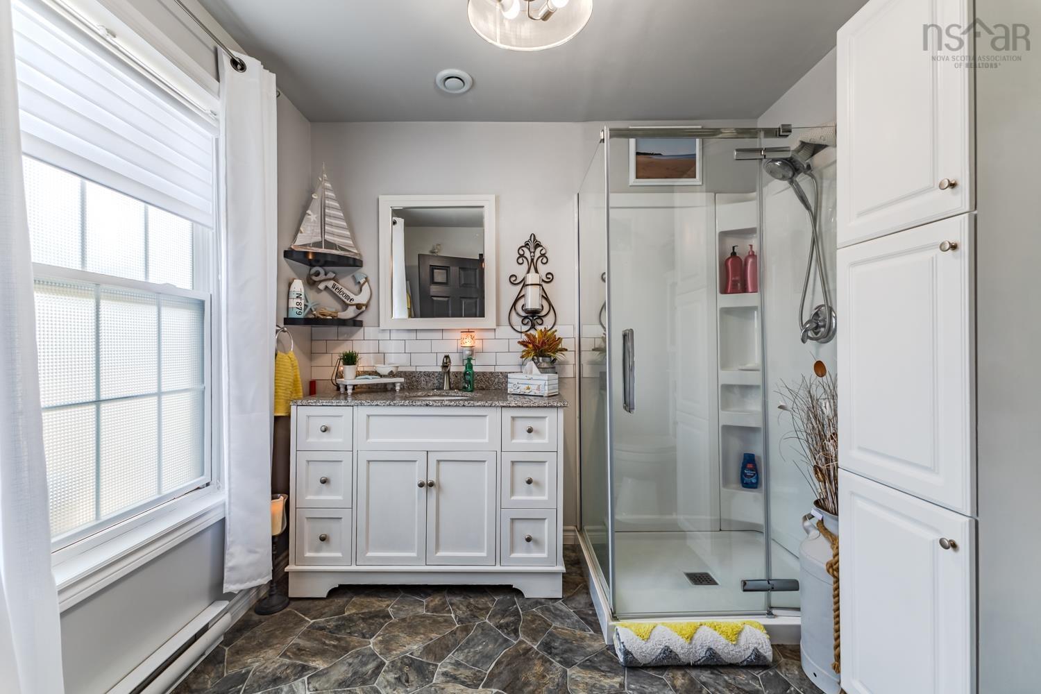 $585,000.00: 1923 Fox Harbour Rd, Fox Harbour