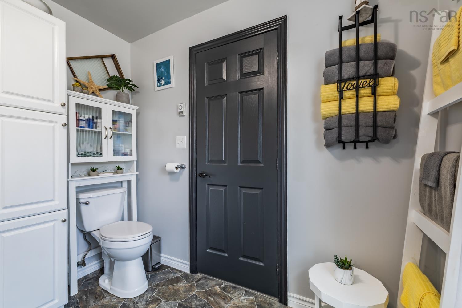 $585,000.00: 1923 Fox Harbour Rd, Fox Harbour