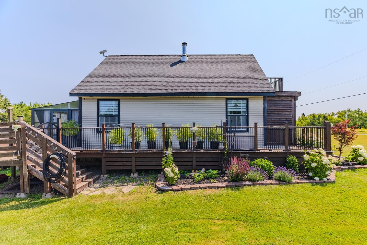 $585,000.00: 1923 Fox Harbour Rd, Fox Harbour