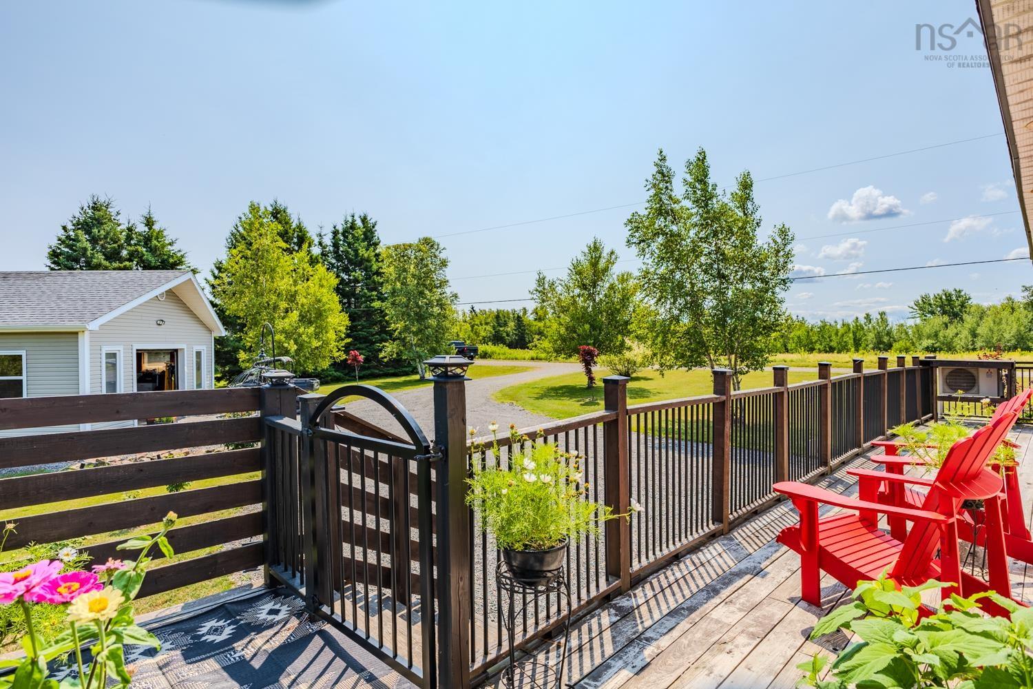 $585,000.00: 1923 Fox Harbour Rd, Fox Harbour