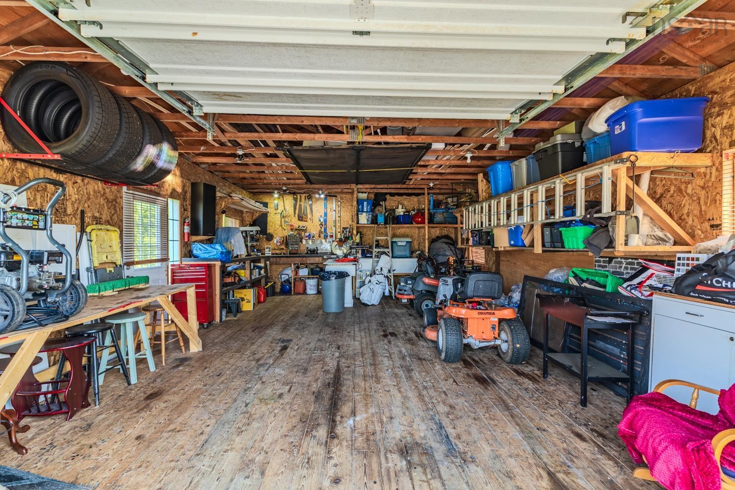 $585,000.00: 1923 Fox Harbour Rd, Fox Harbour