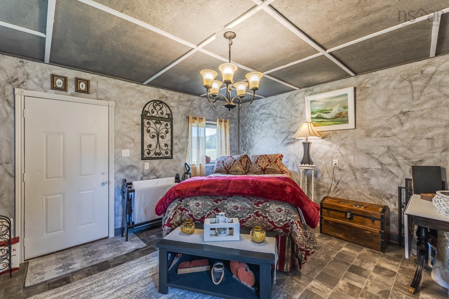 $585,000.00: 1923 Fox Harbour Rd, Fox Harbour