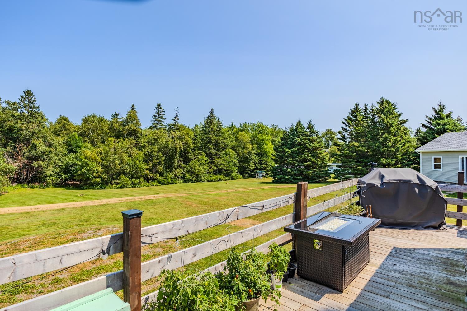 $585,000.00: 1923 Fox Harbour Rd, Fox Harbour