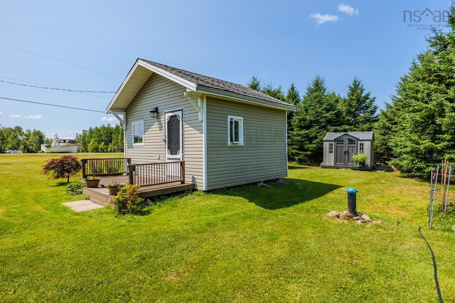 $585,000.00: 1923 Fox Harbour Rd, Fox Harbour