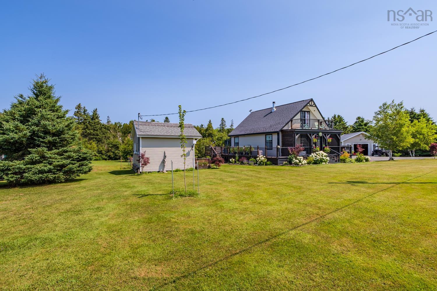 $585,000.00: 1923 Fox Harbour Rd, Fox Harbour