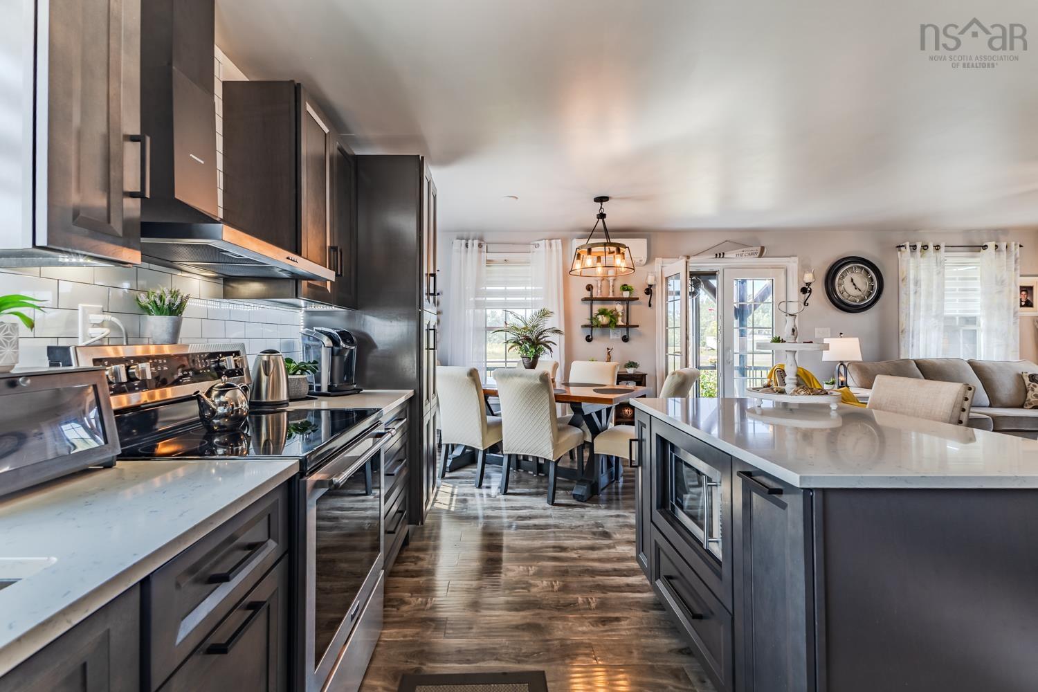 $585,000.00: 1923 Fox Harbour Rd, Fox Harbour