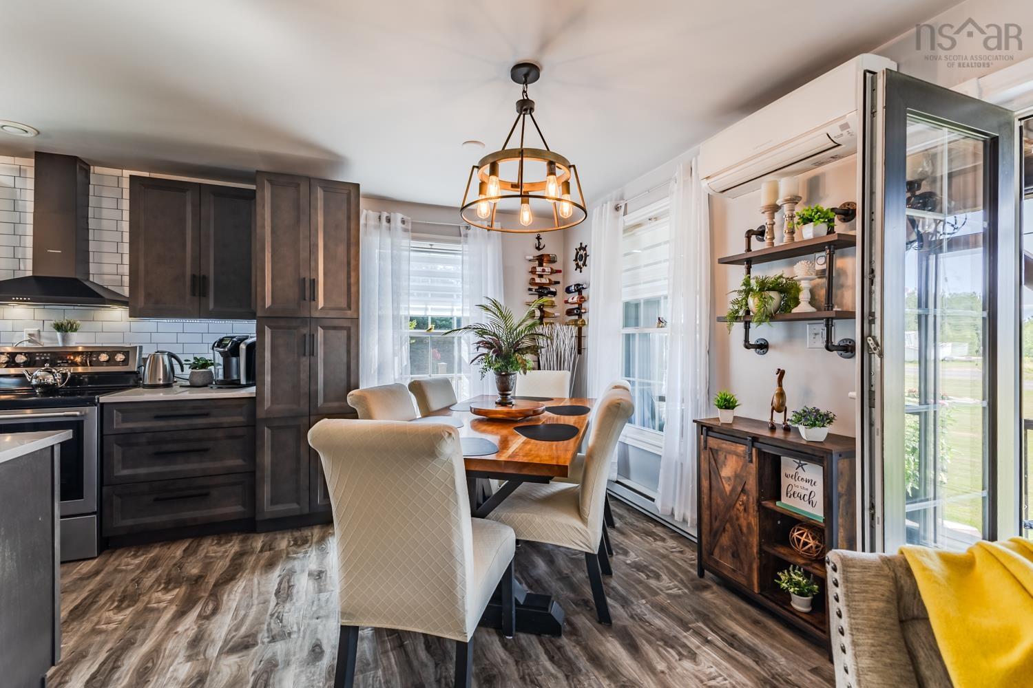 $585,000.00: 1923 Fox Harbour Rd, Fox Harbour