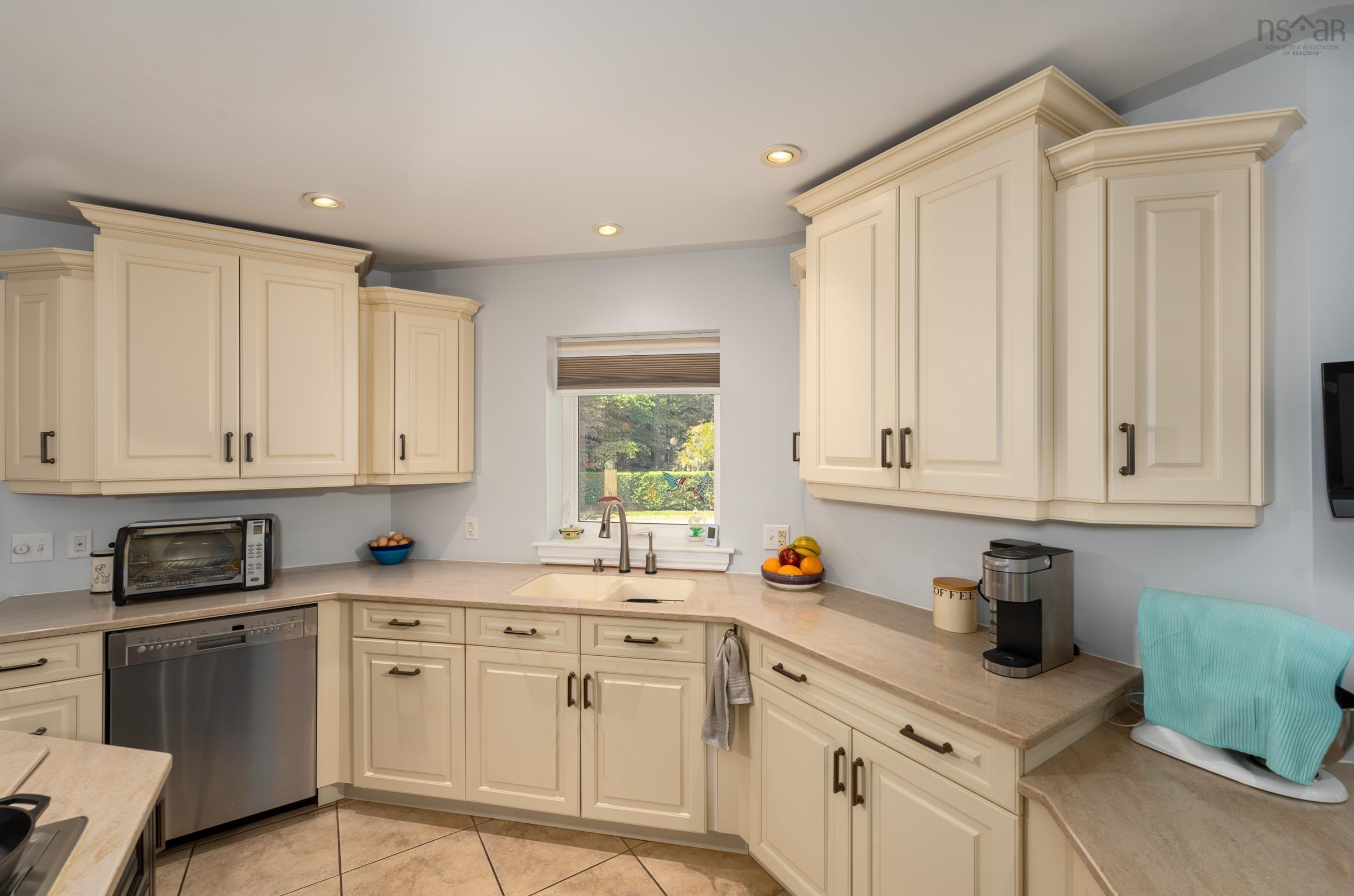 $1,190,000.00: 4400 Second Division Road, Concession