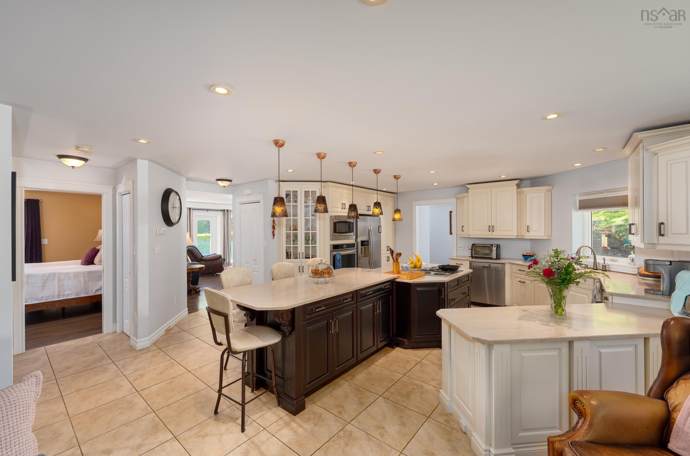 $1,190,000.00: 4400 Second Division Road, Concession