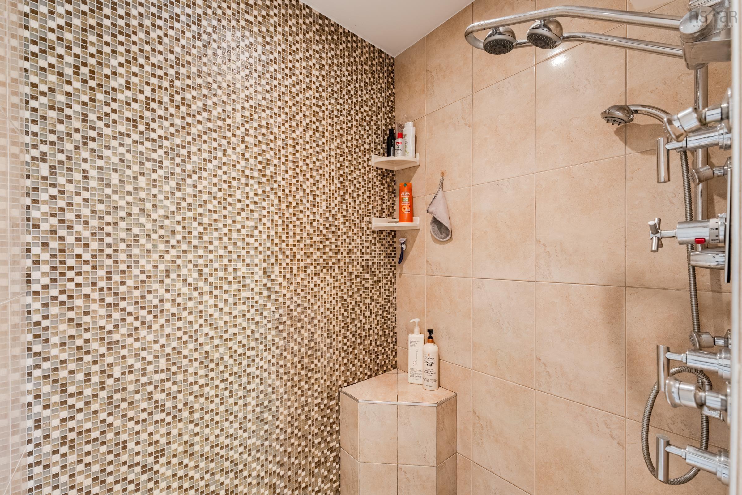 $1,190,000.00: 4400 Second Division Road, Concession