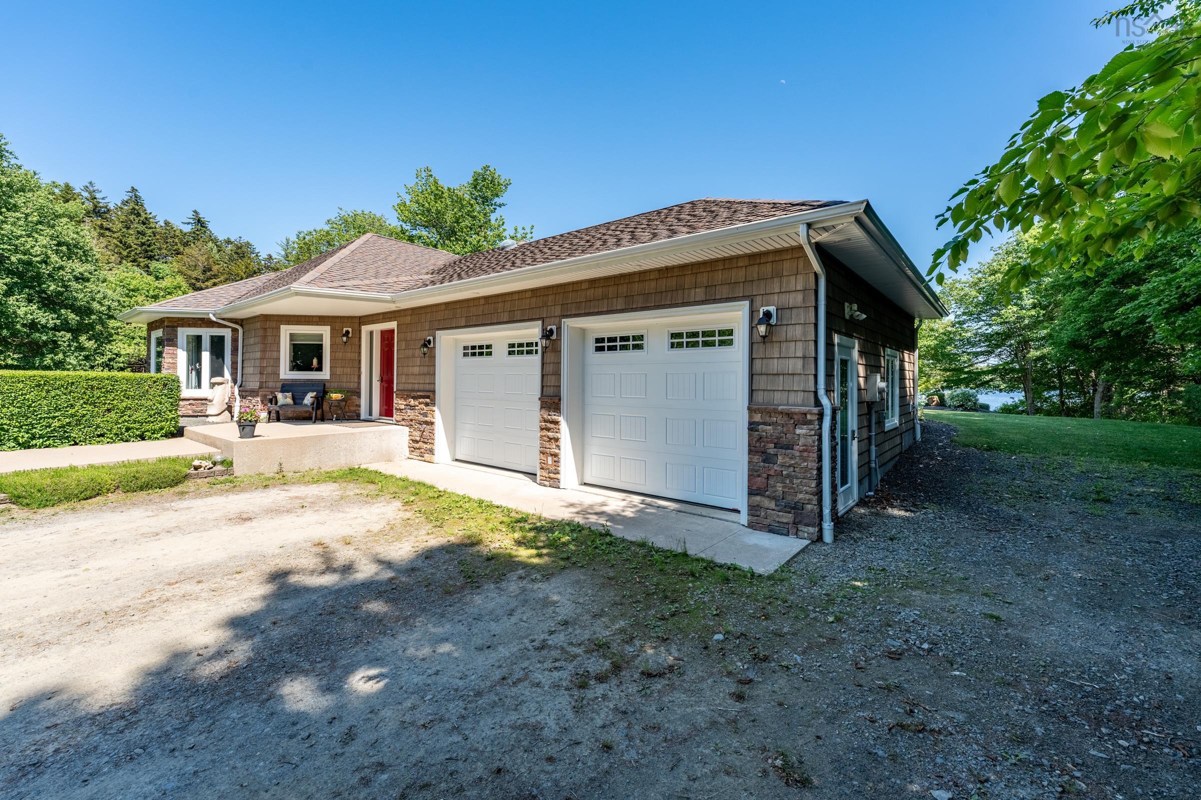 $1,190,000.00: 4400 Second Division Road, Concession