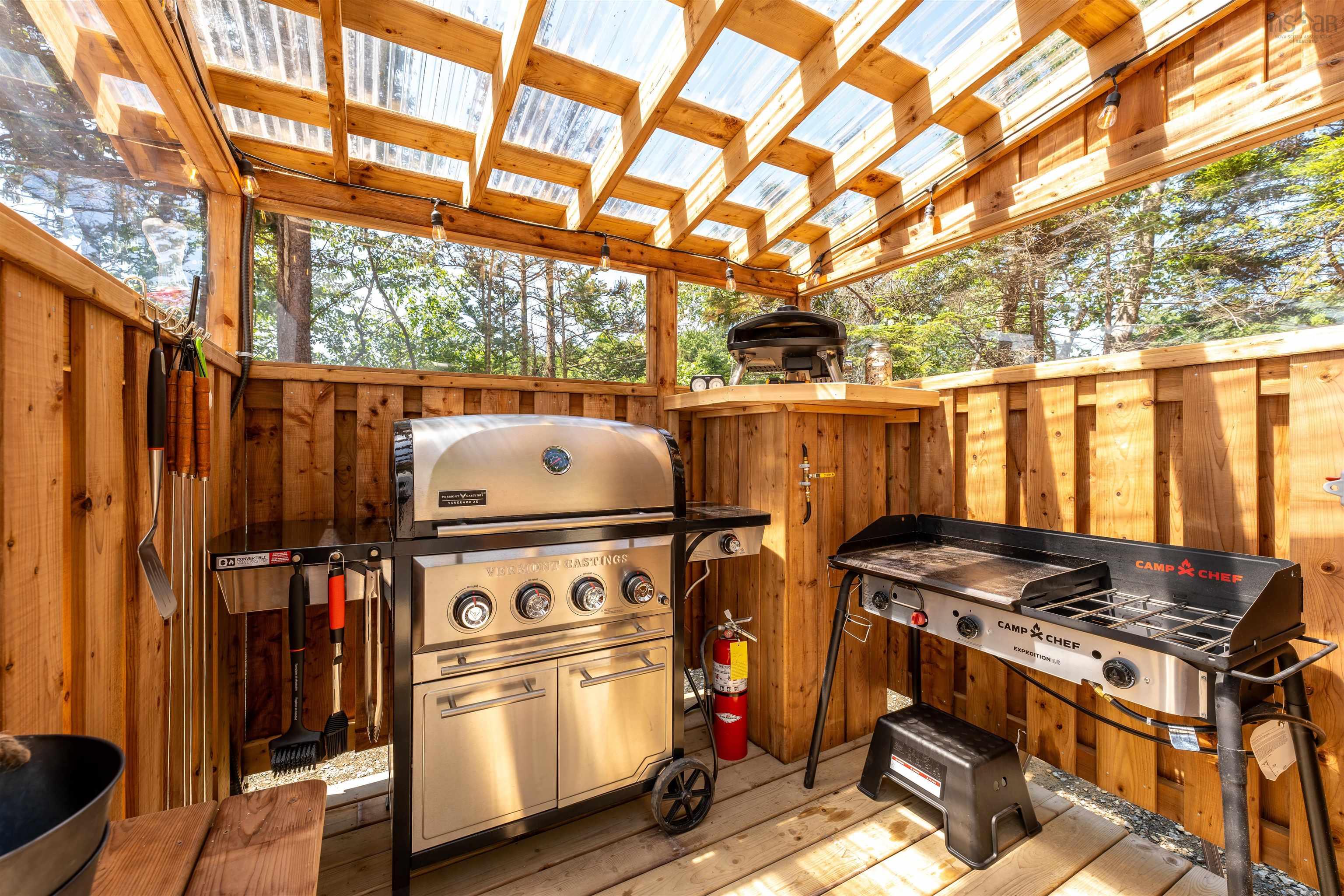 $1,190,000.00: 4400 Second Division Road, Concession