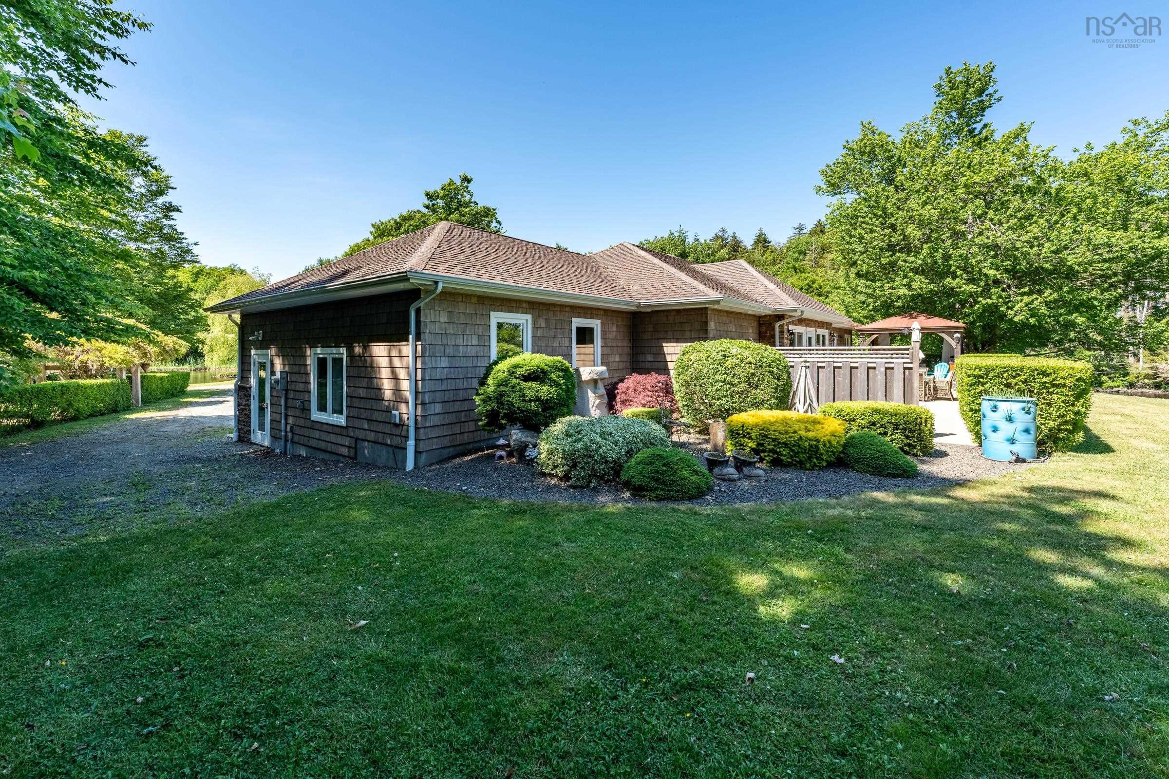 $1,190,000.00: 4400 Second Division Road, Concession