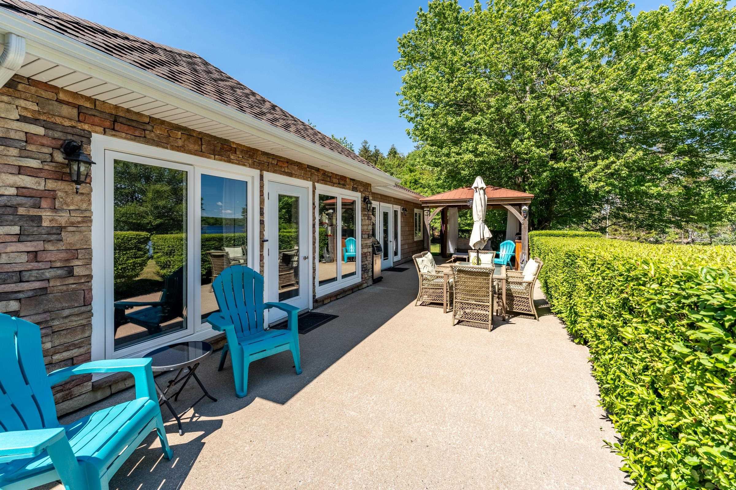 $1,190,000.00: 4400 Second Division Road, Concession