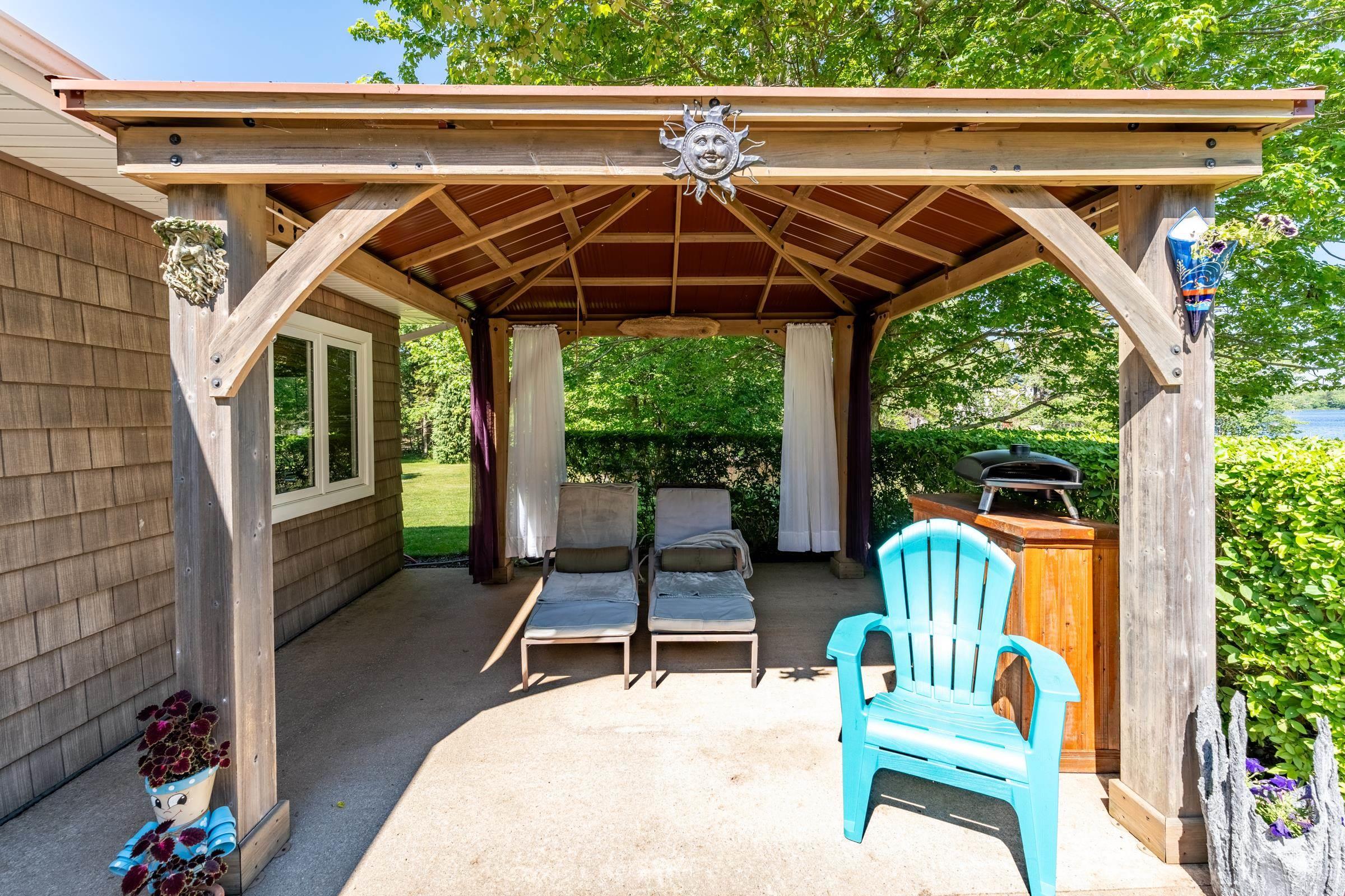 $1,190,000.00: 4400 Second Division Road, Concession