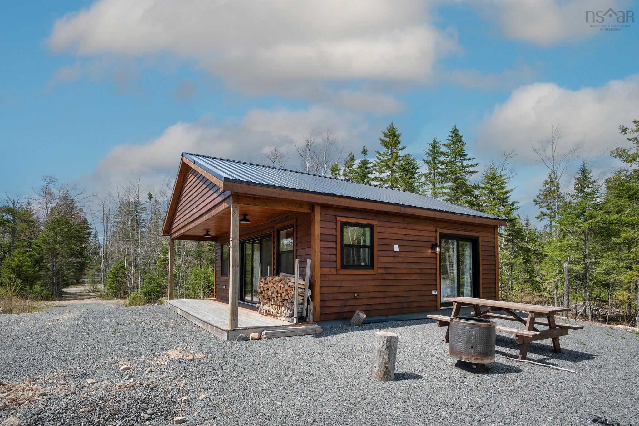 $299,900.00: 366 Loon Lake Drive, Lake Paul