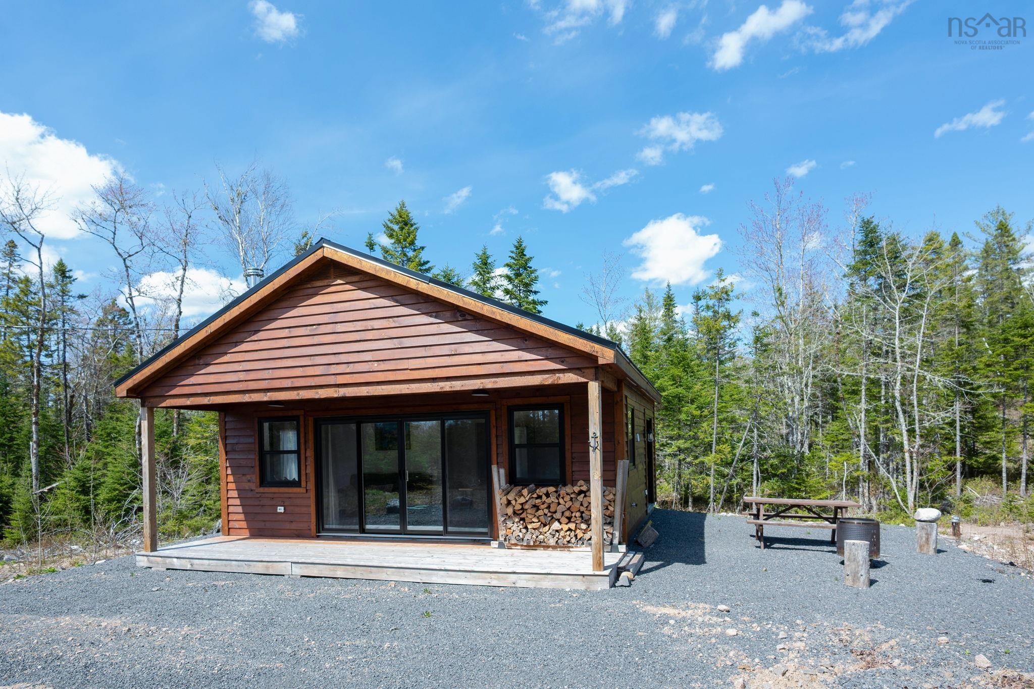 $299,900.00: 366 Loon Lake Drive, Lake Paul