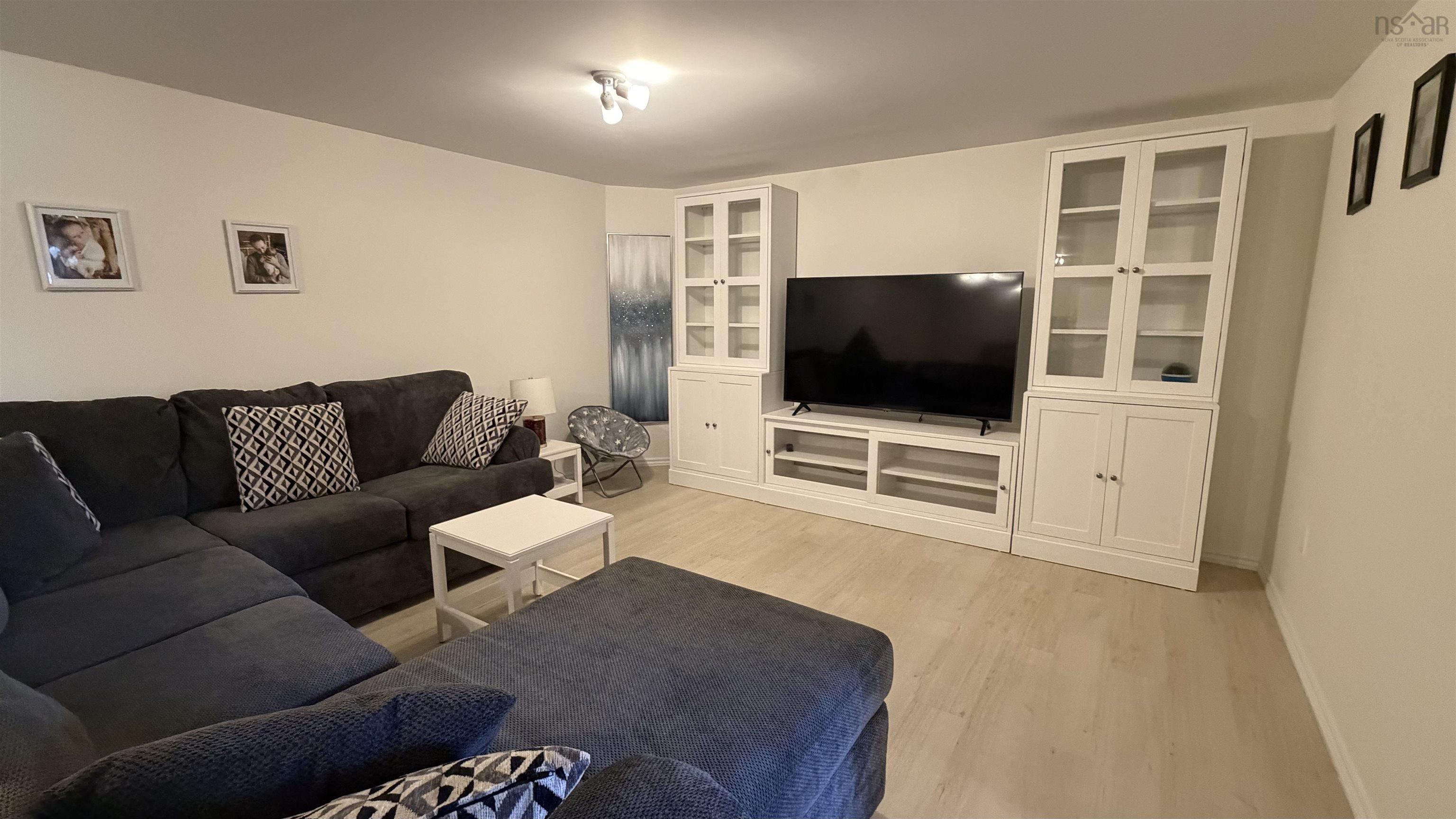 $534,900.00: 165 Canaan Mountain Road, Canaan