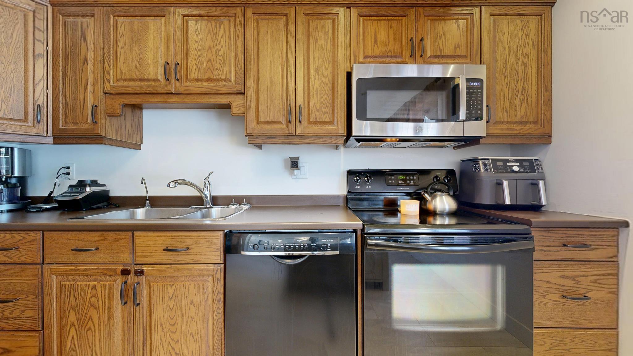 $534,900.00: 165 Canaan Mountain Road, Canaan