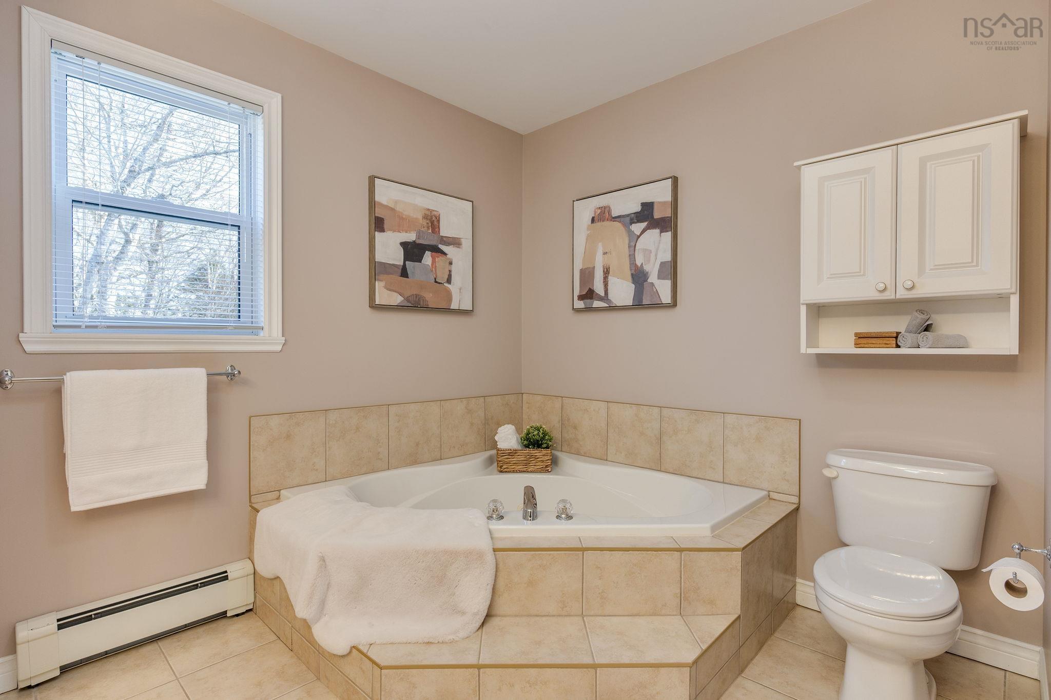 $749,900.00: 44 Tattenham Crescent, Hammonds Plains