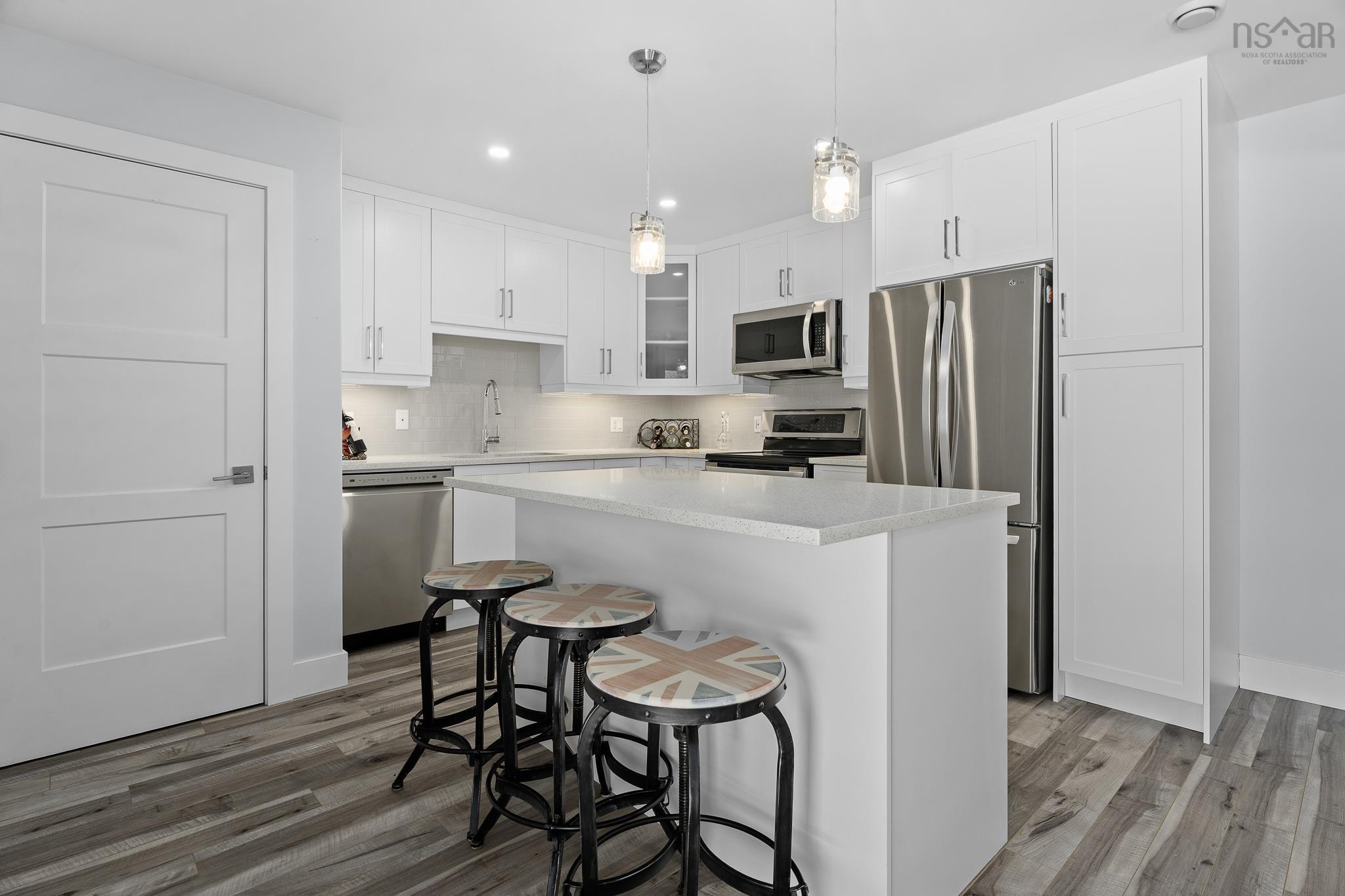 $1,389,000.00: 1290 McCabe Lake Drive, Middle Sackville