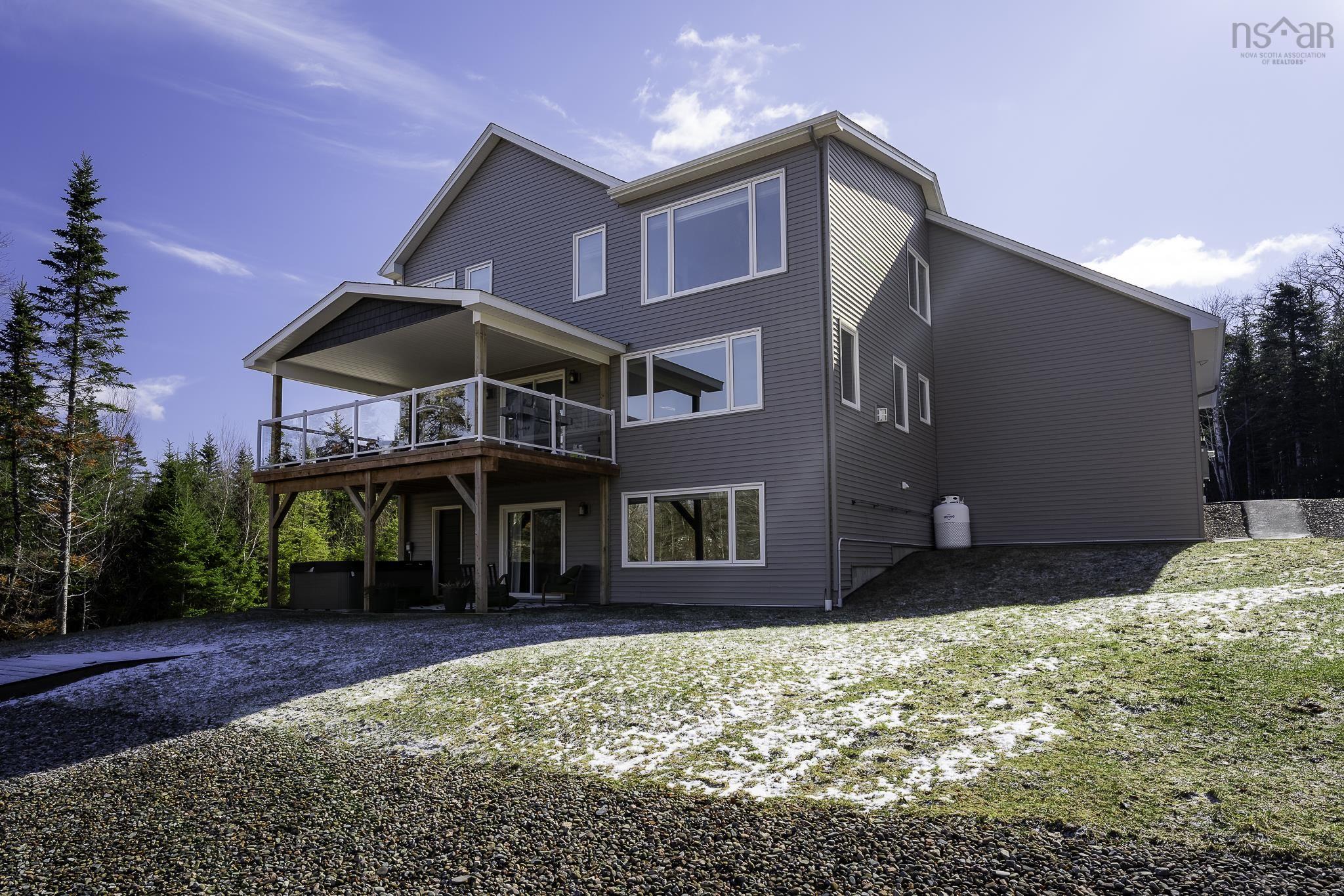 $1,389,000.00: 1290 McCabe Lake Drive, Middle Sackville