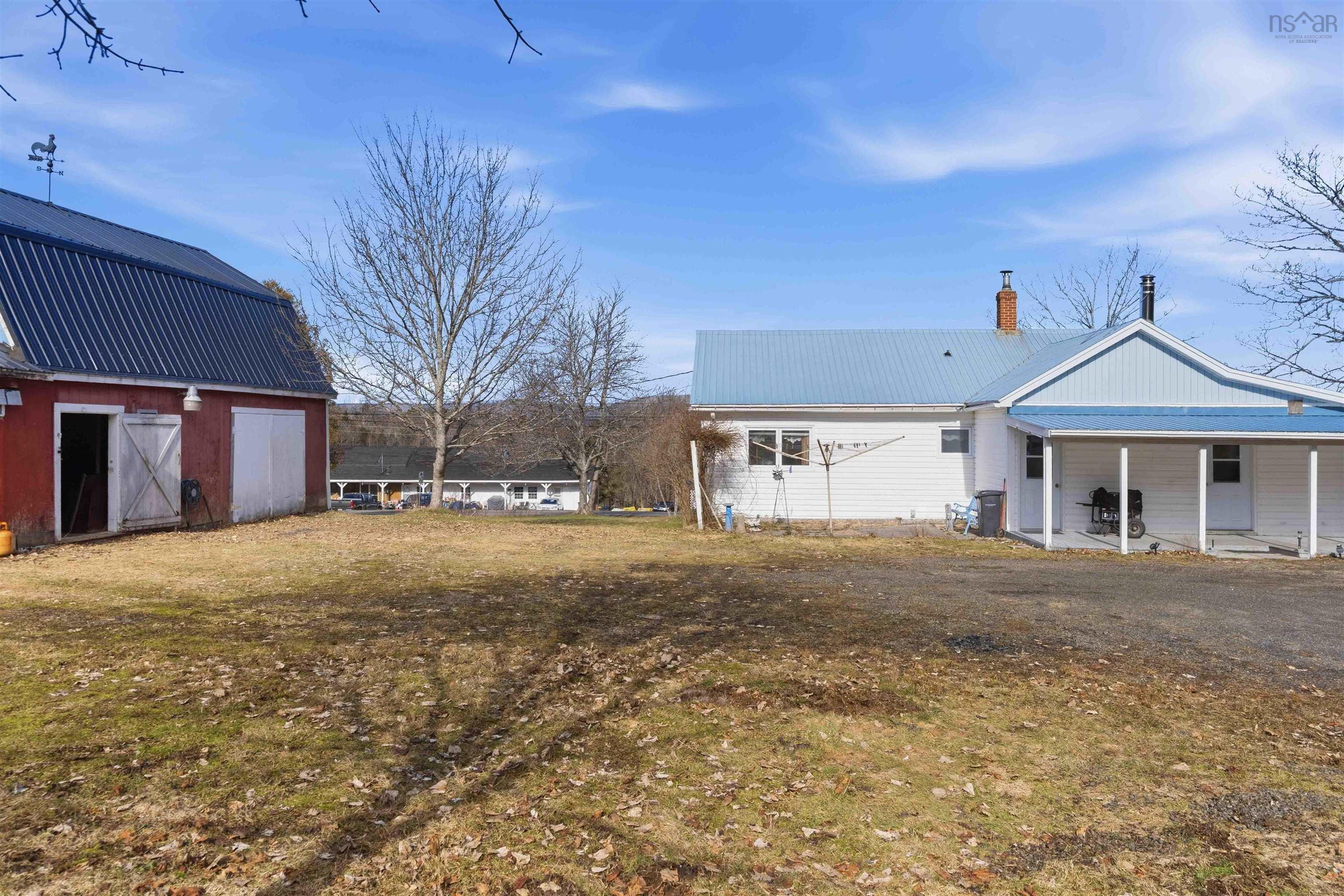 $279,900.00: 272 Highway 201, Moschelle